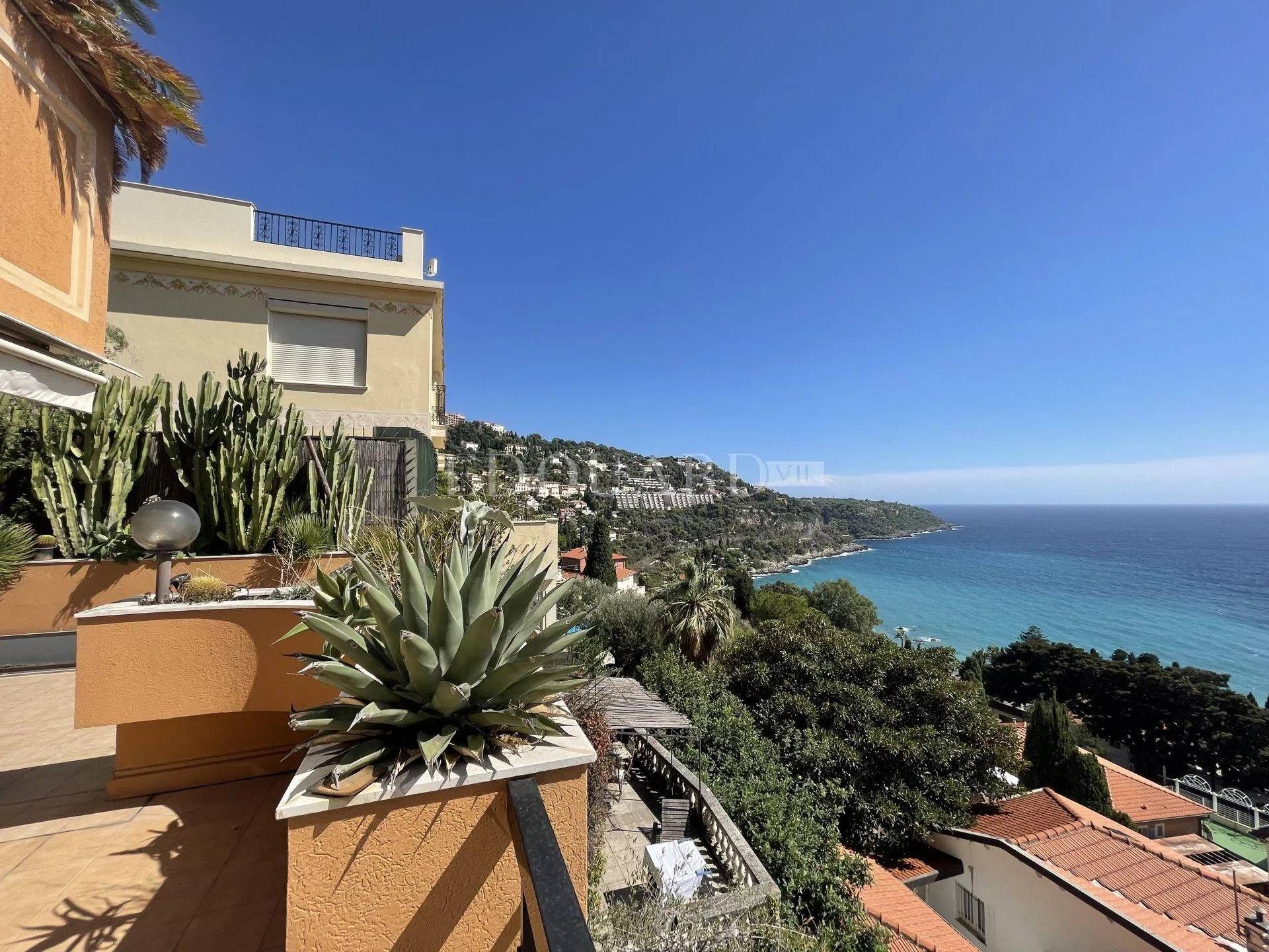 Condominium in Roquebrune-Cap-Martin, Provence-Alpes-Côte d'Azur 11201307