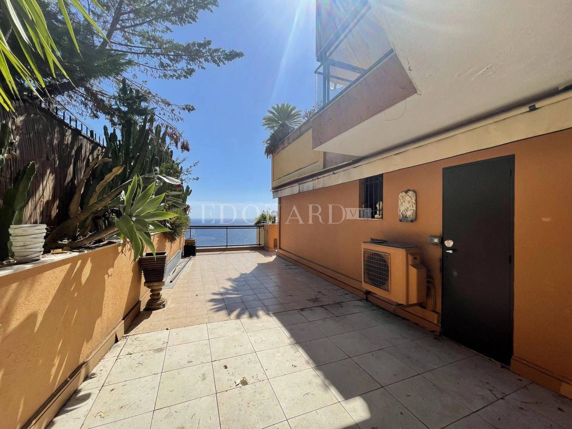 Condominium in Roquebrune-Cap-Martin, Provence-Alpes-Côte d'Azur 11201307