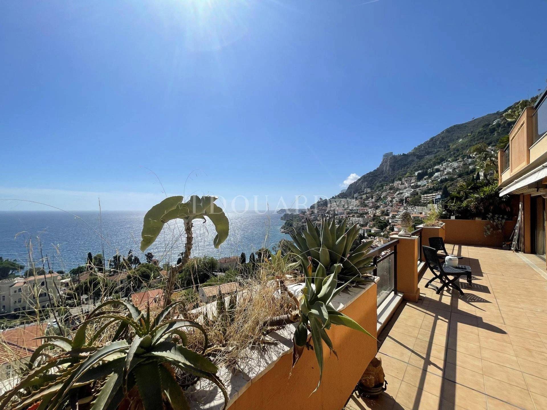 Condominium in Roquebrune-Cap-Martin, Provence-Alpes-Côte d'Azur 11201307