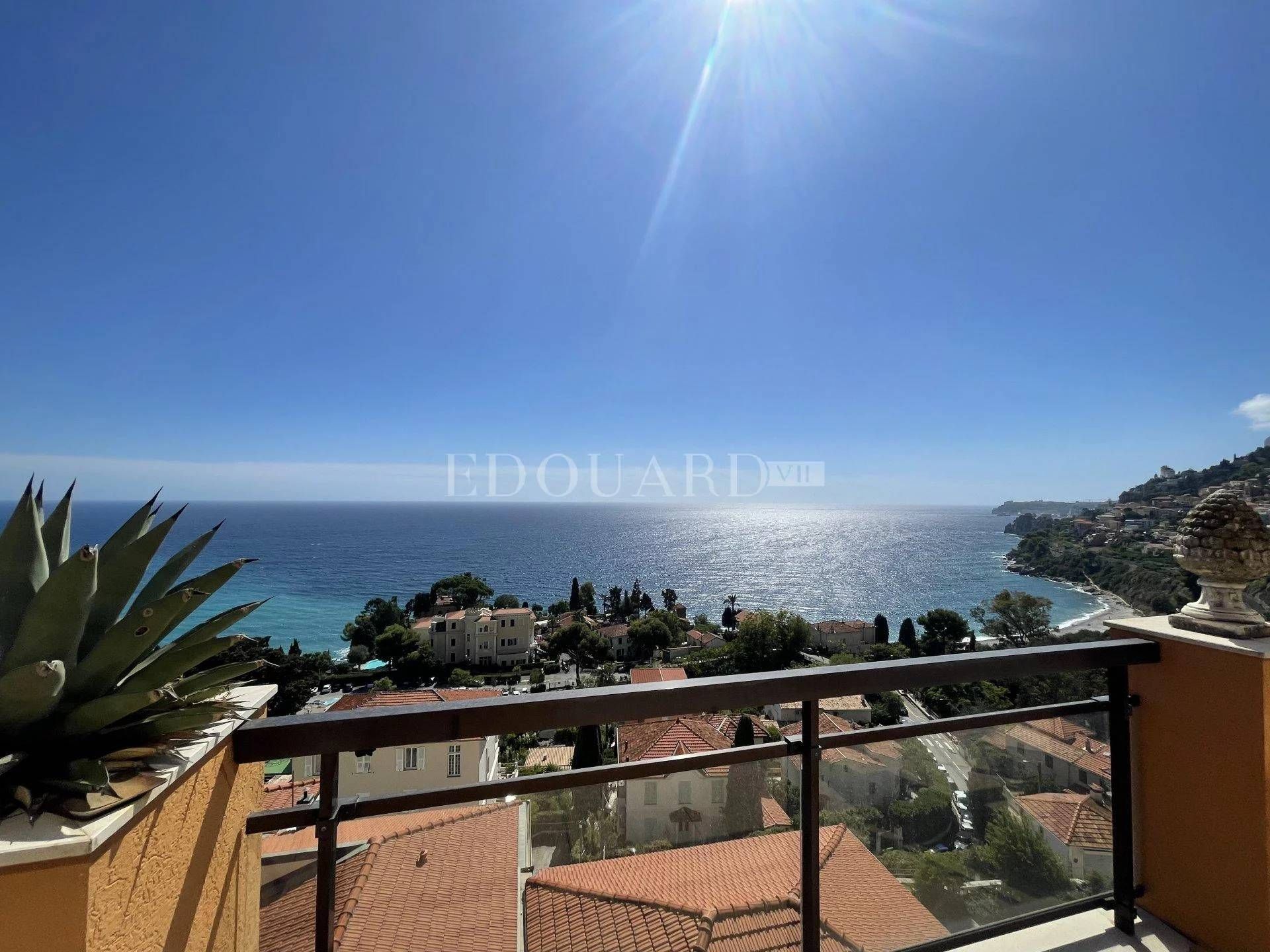 Condominio en Roquebrune-Cap-Martin, Provence-Alpes-Côte d'Azur 11201307