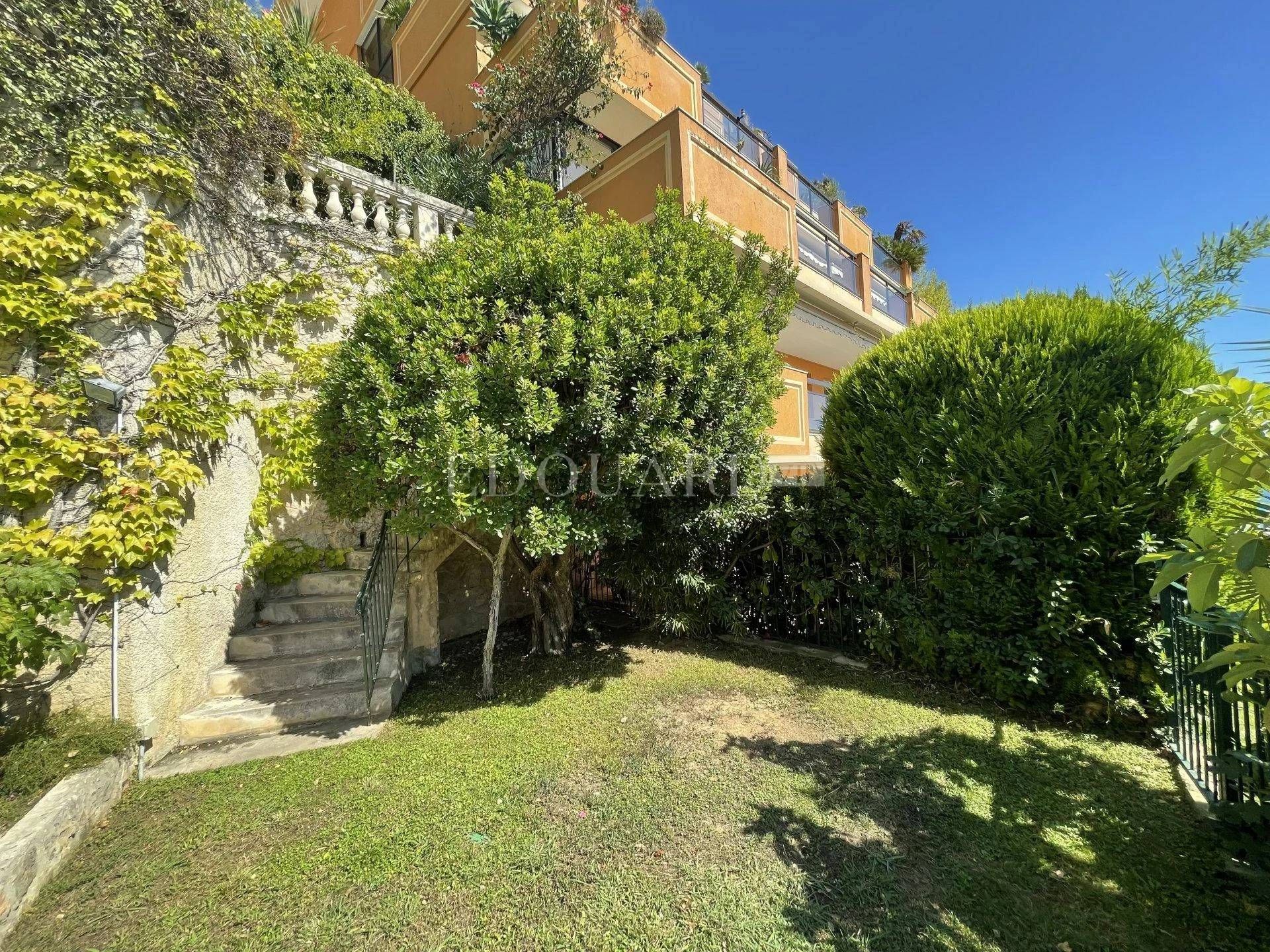 Condominio en Roquebrune-Cap-Martin, Provence-Alpes-Côte d'Azur 11201307