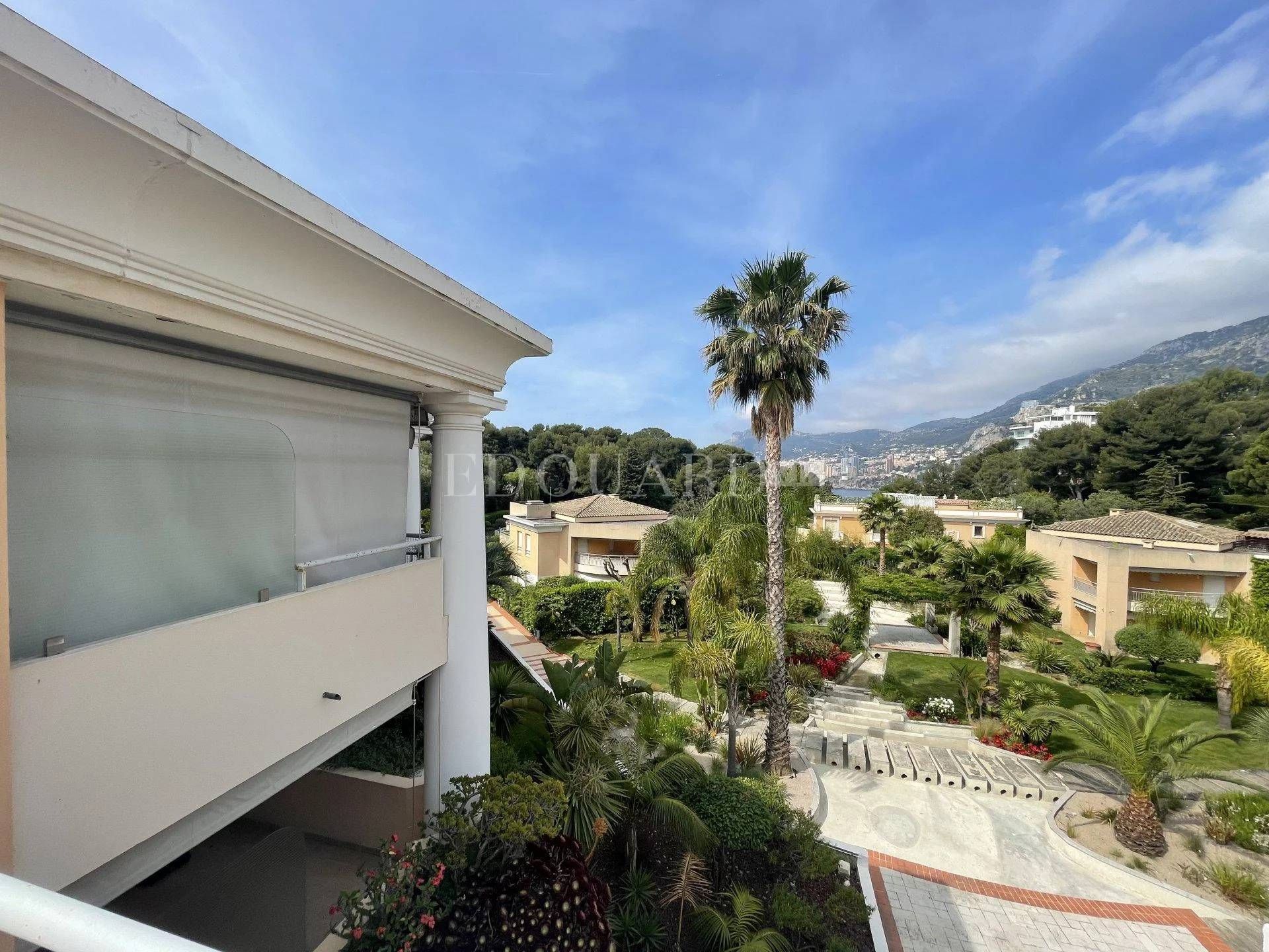 Condominio nel Roquebrune-Cap-Martin, Provence-Alpes-Côte d'Azur 11201319