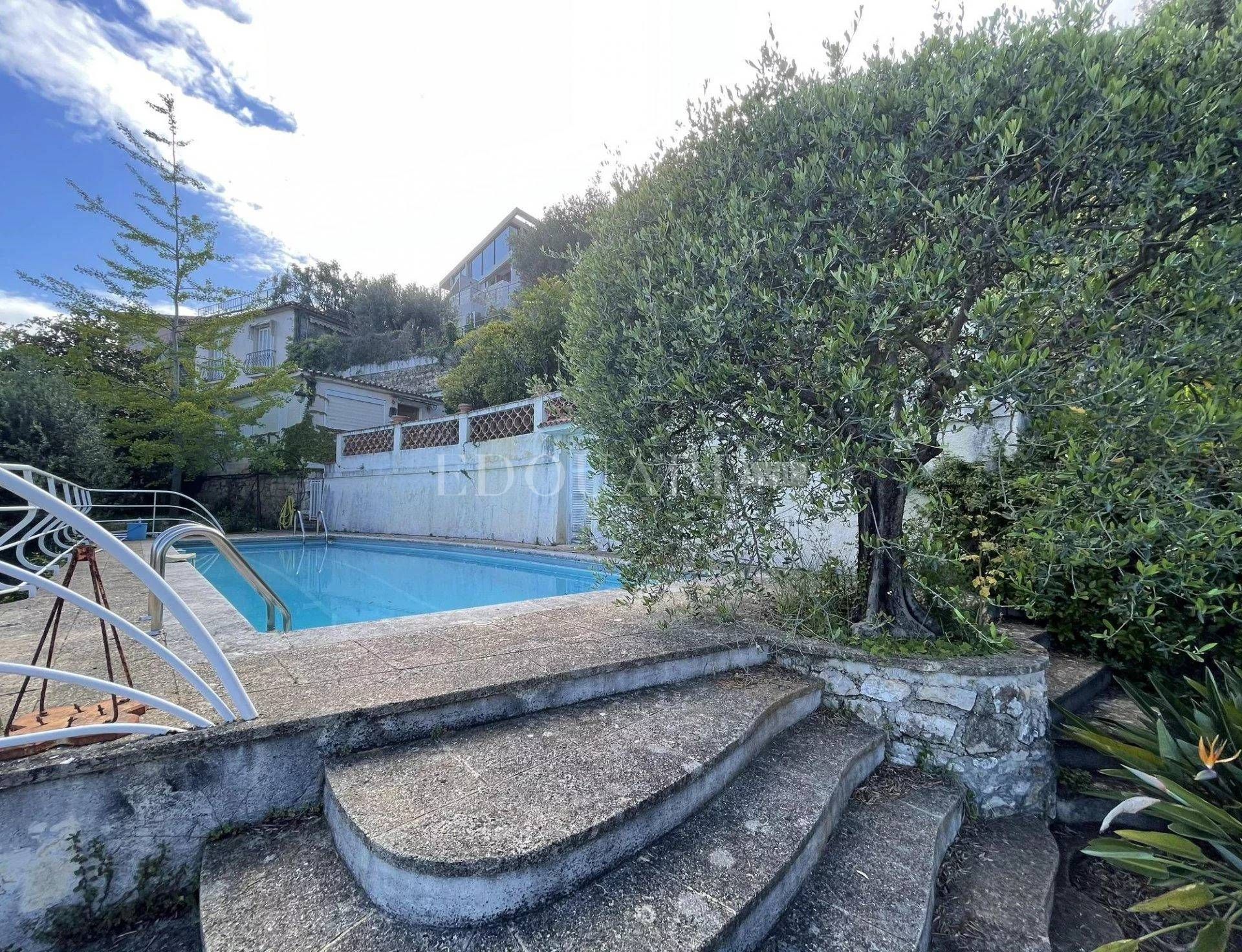 Casa nel Roquebrune-Cap-Martin, Provence-Alpes-Côte d'Azur 11201320