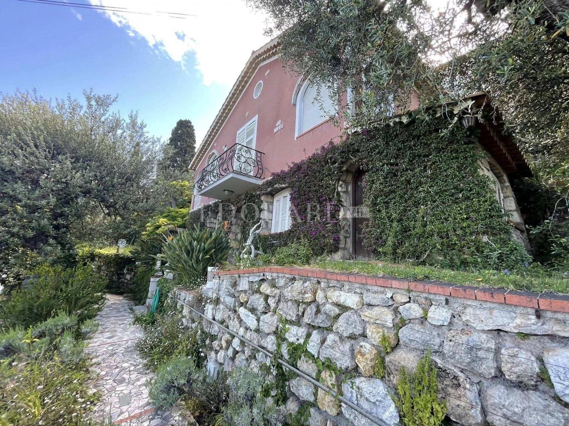 Huis in Roquebrune, Provence-Alpes-Côte d'Azur 11201320