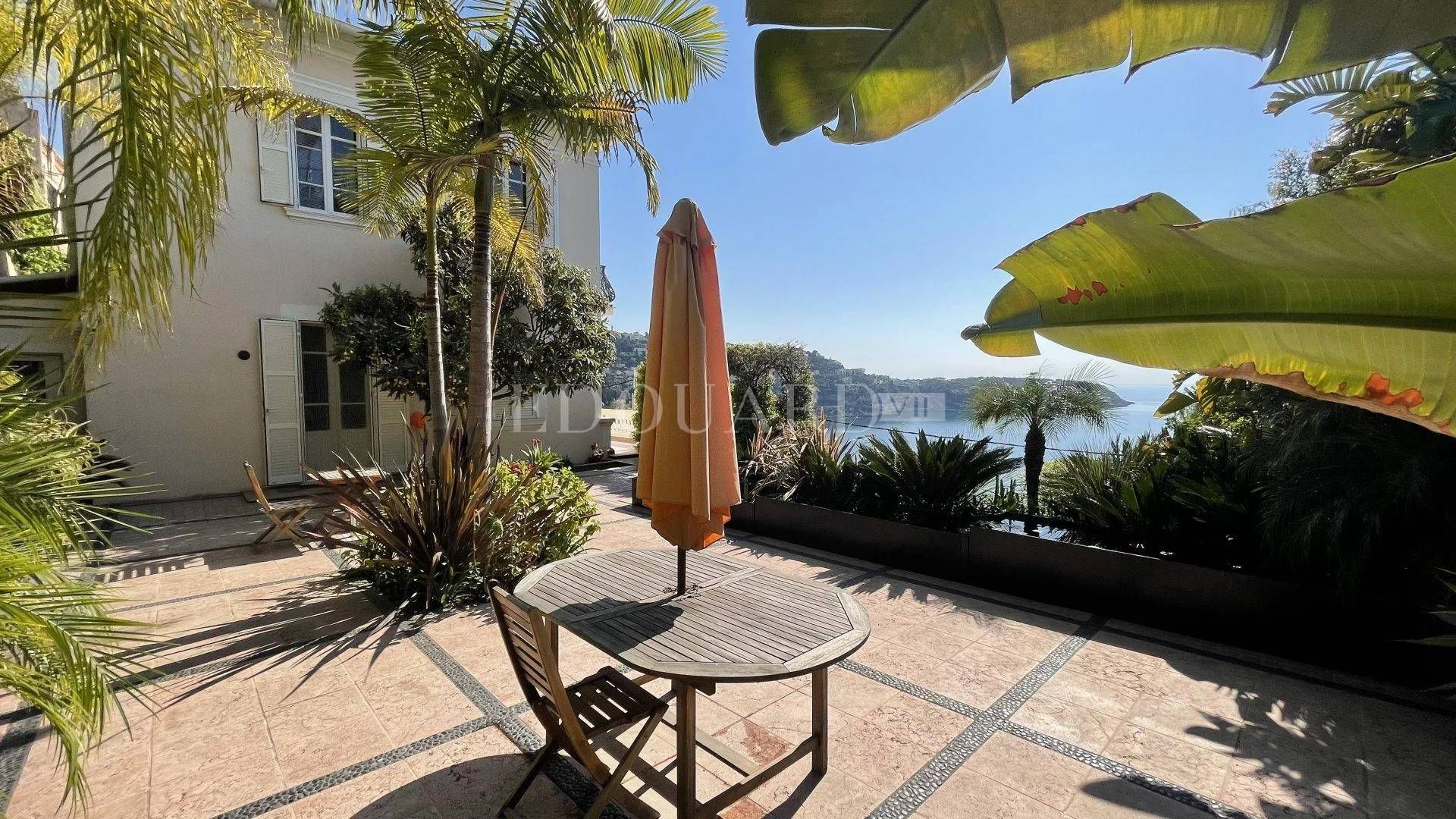 Condominium dans Roquebrune-Cap-Martin, Provence-Alpes-Côte d'Azur 11201322