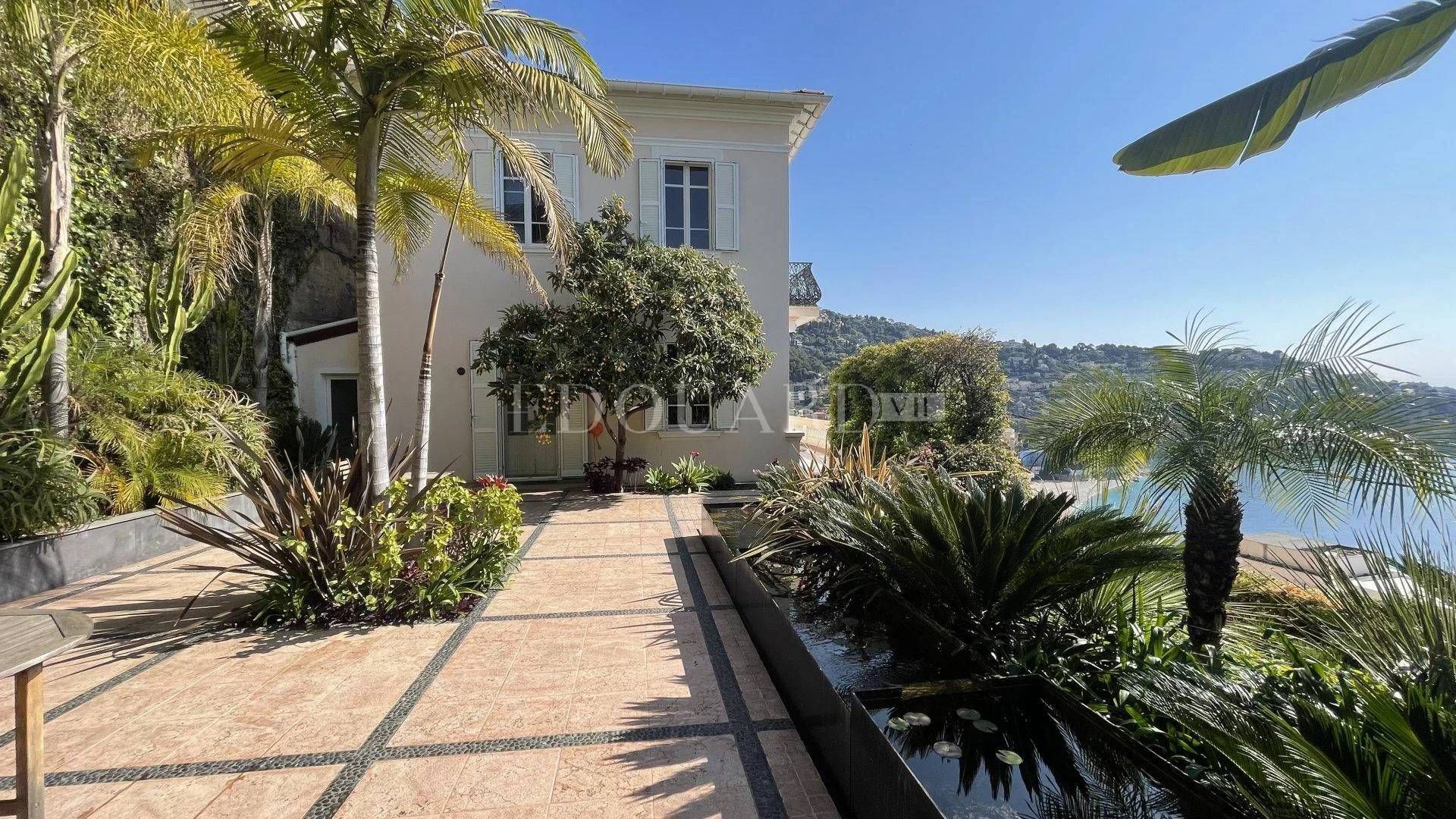 Condominium dans Roquebrune-Cap-Martin, Provence-Alpes-Côte d'Azur 11201322