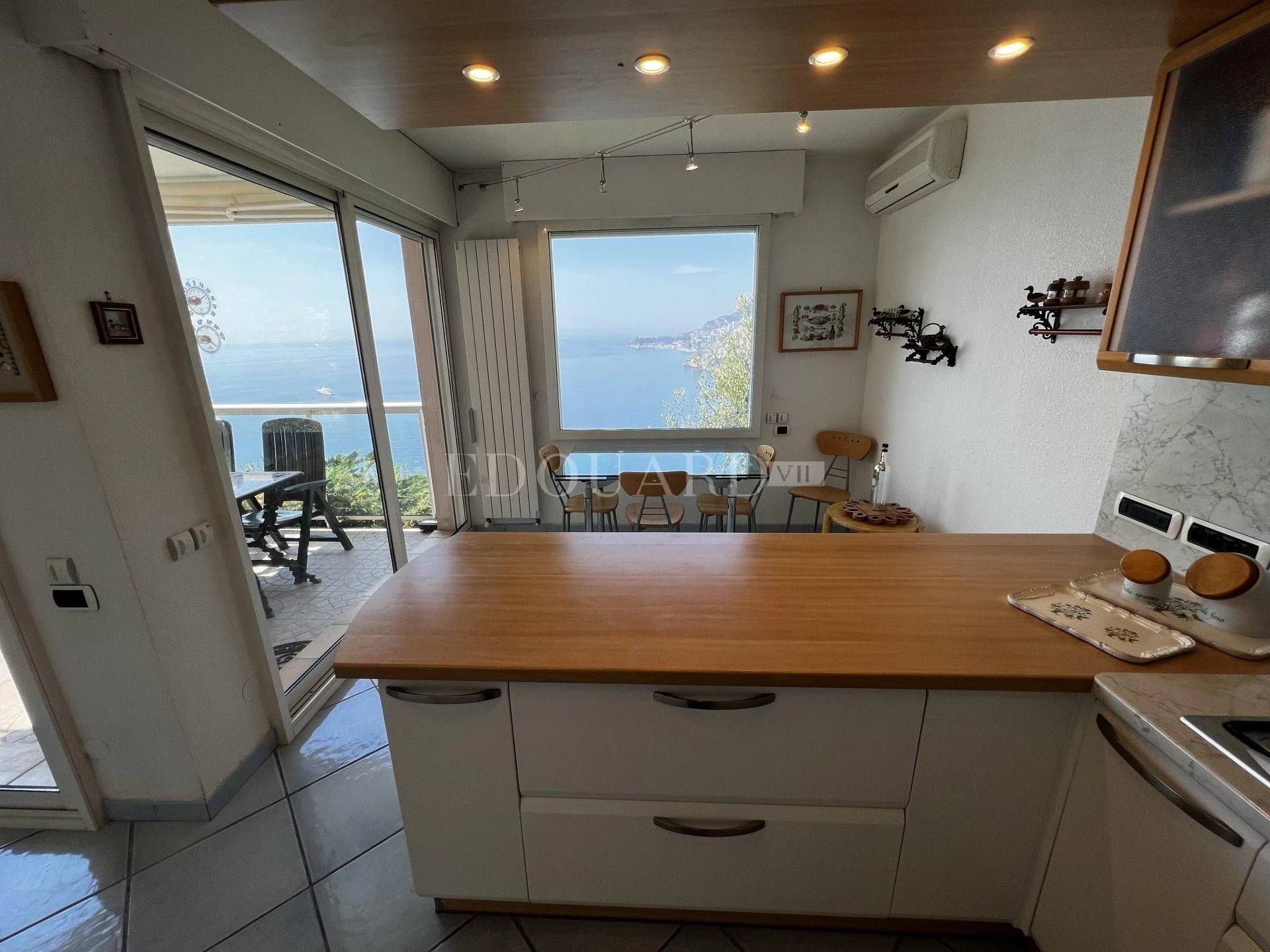 Condominium in Roquebrune, Provence-Alpes-Cote d'Azur 11201340