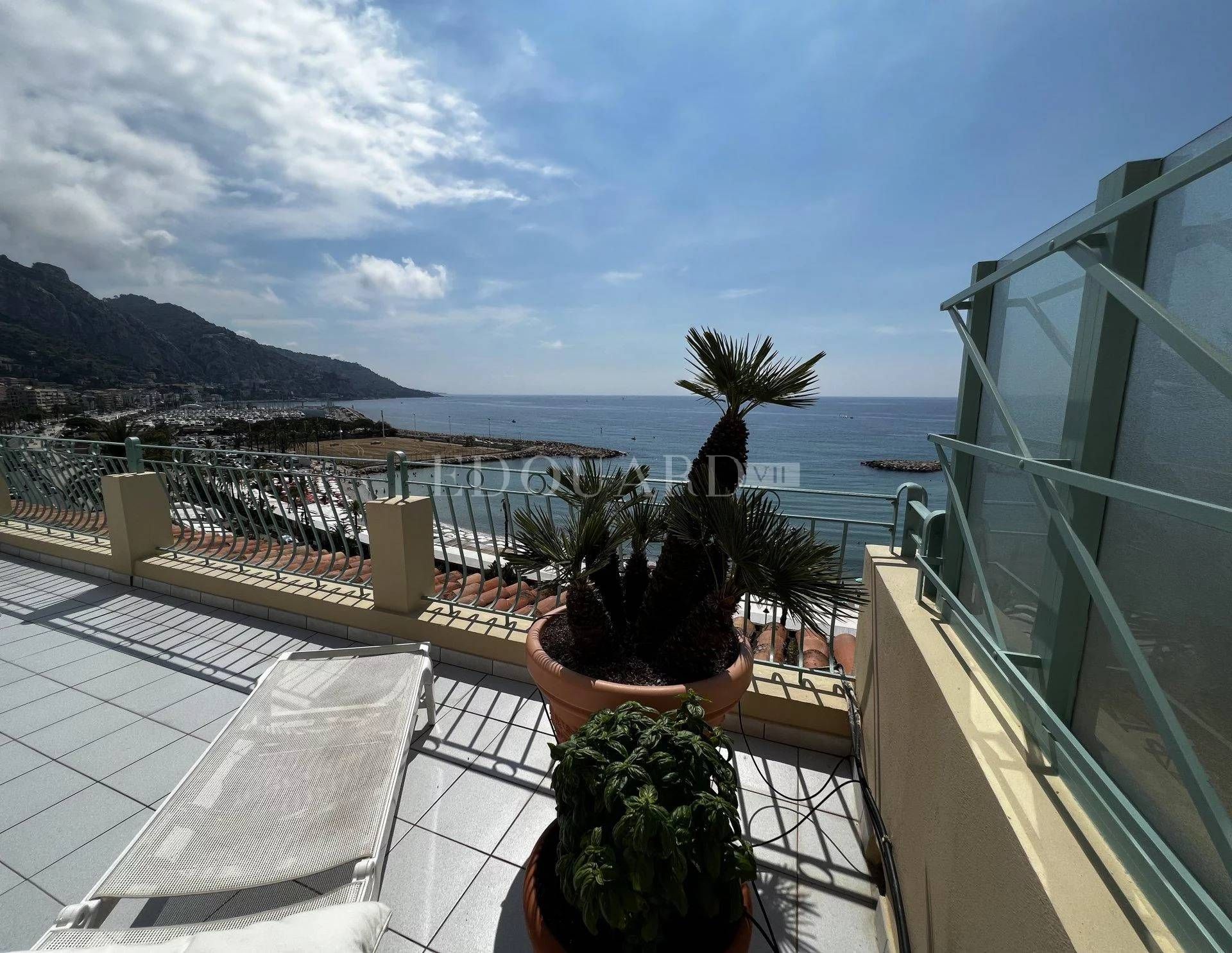 Condominium in Menton, Provence-Alpes-Côte d'Azur 11201341