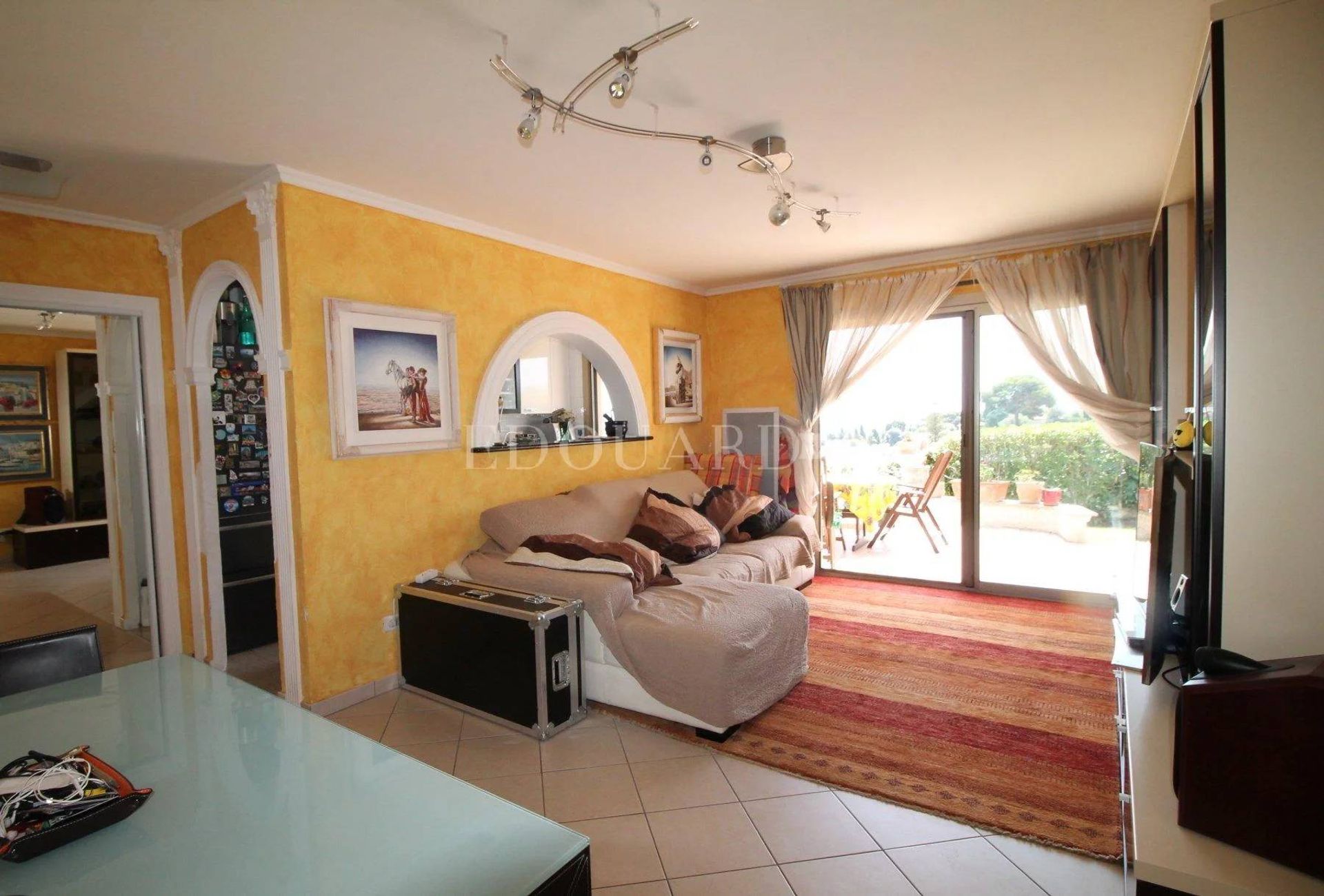 Condominium in Roquebrune-Cap-Martin, Provence-Alpes-Côte d'Azur 11201350