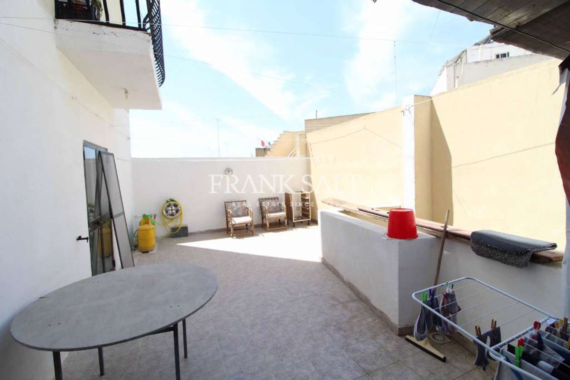 Condominio en Mosta,  11203356