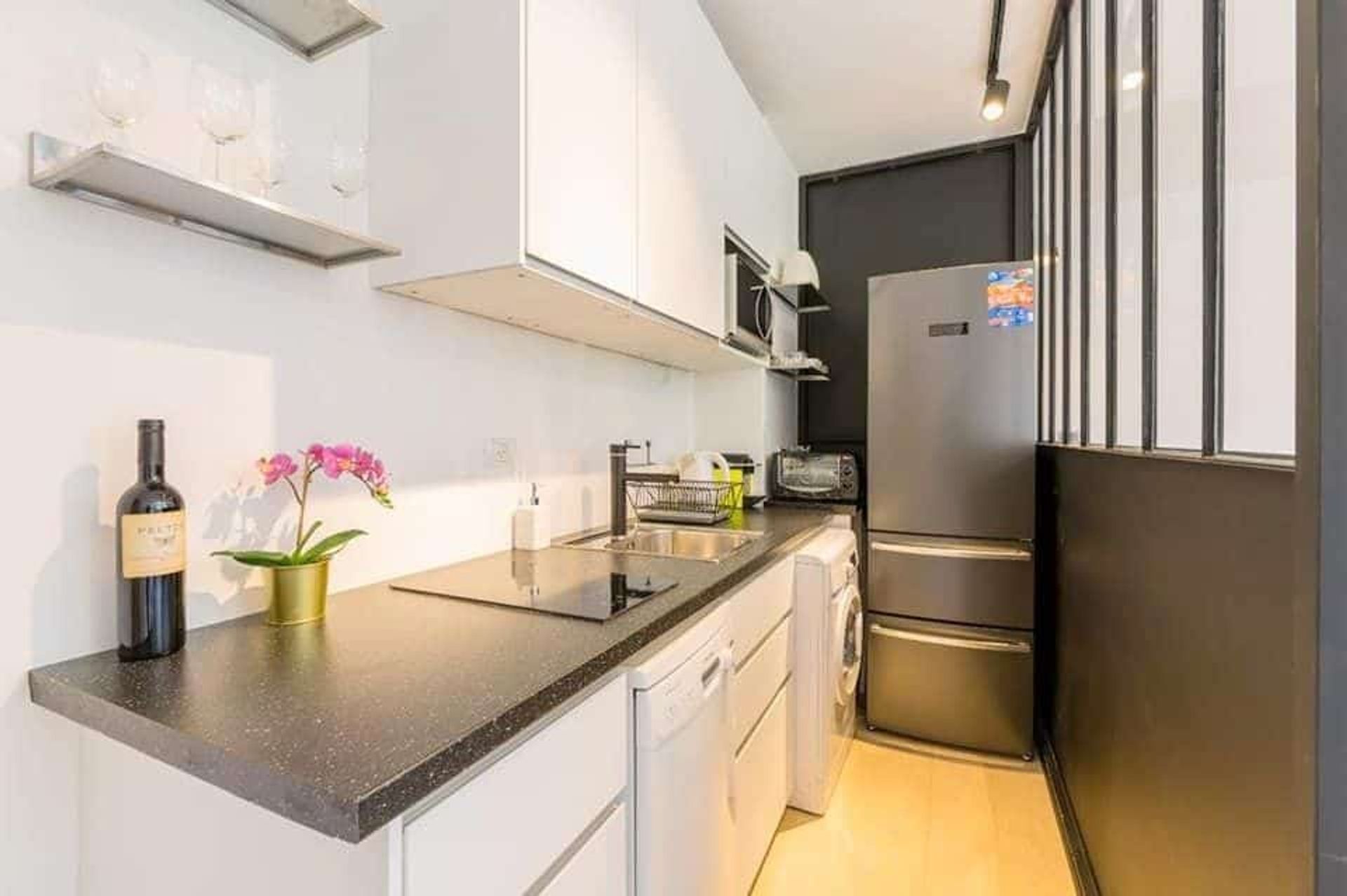 Condominium in Tel Aviv-Yafo, Yeshurun Street 11203514