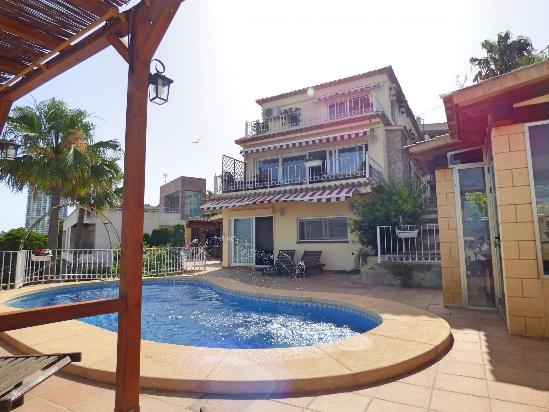 House in Benidorm, Comunidad Valenciana 11203819