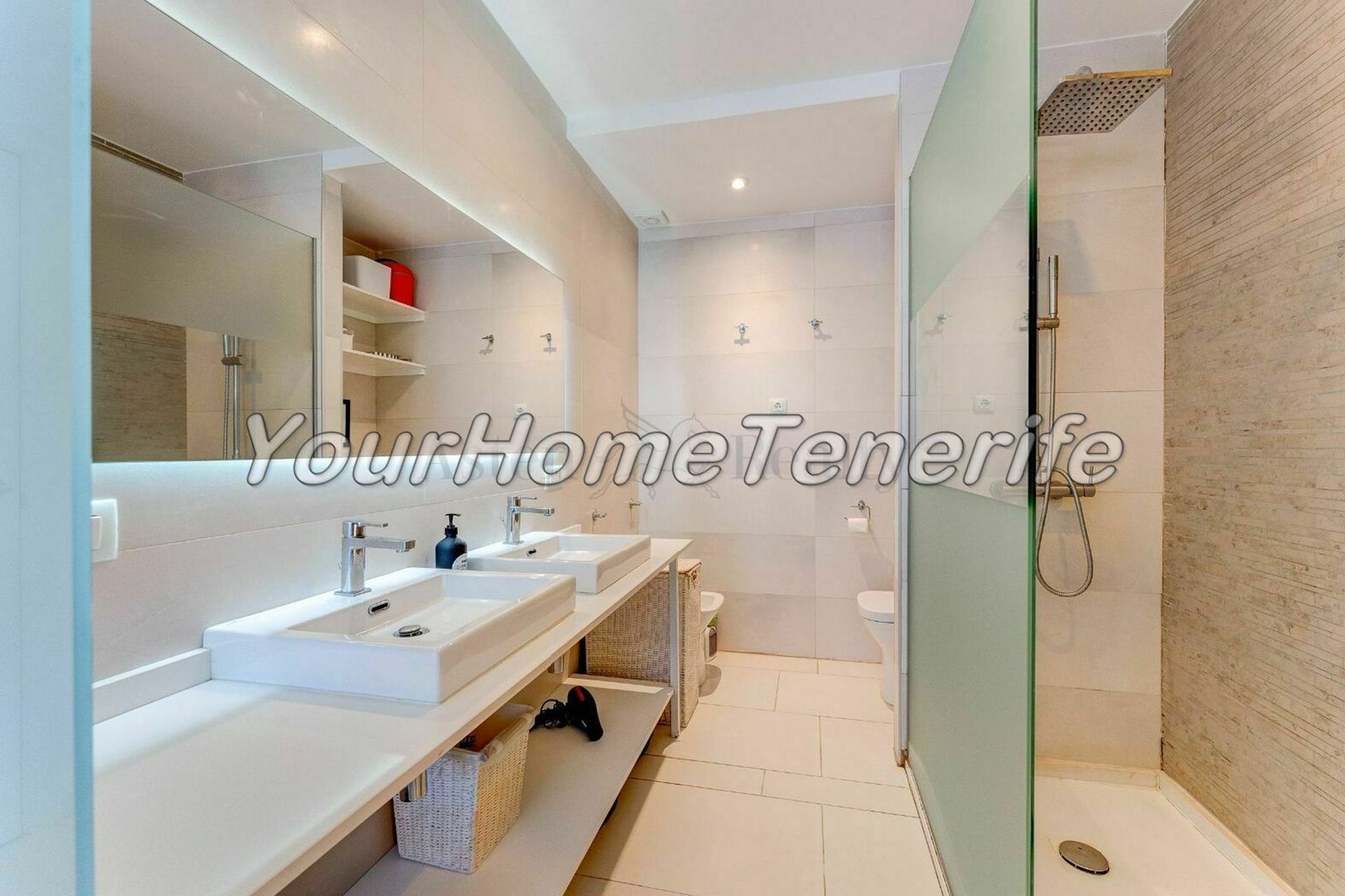 Condominium in Arona, Canary Islands 11204026