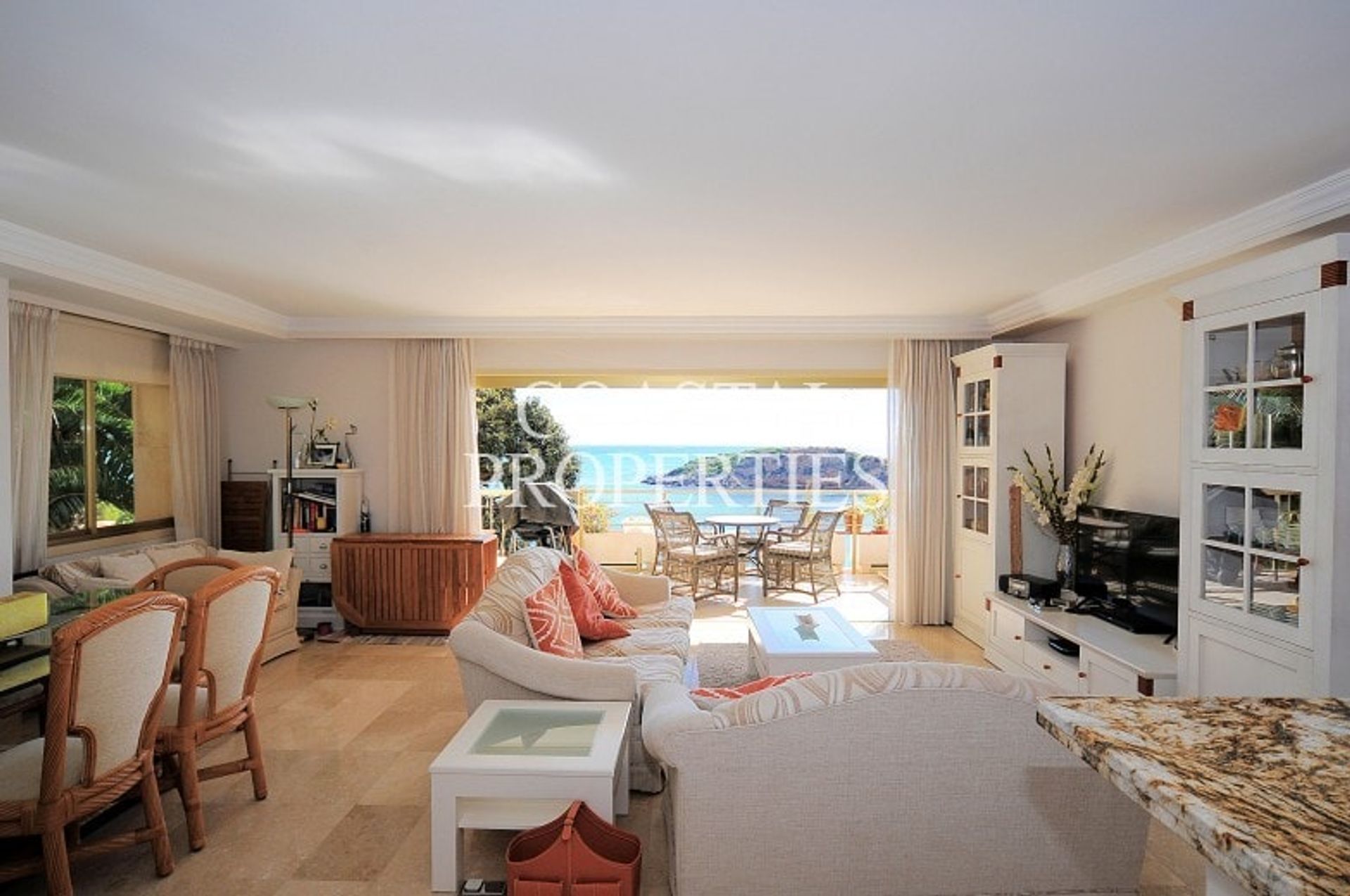 Condominium in La Bonanova, Balearic Islands 11205142