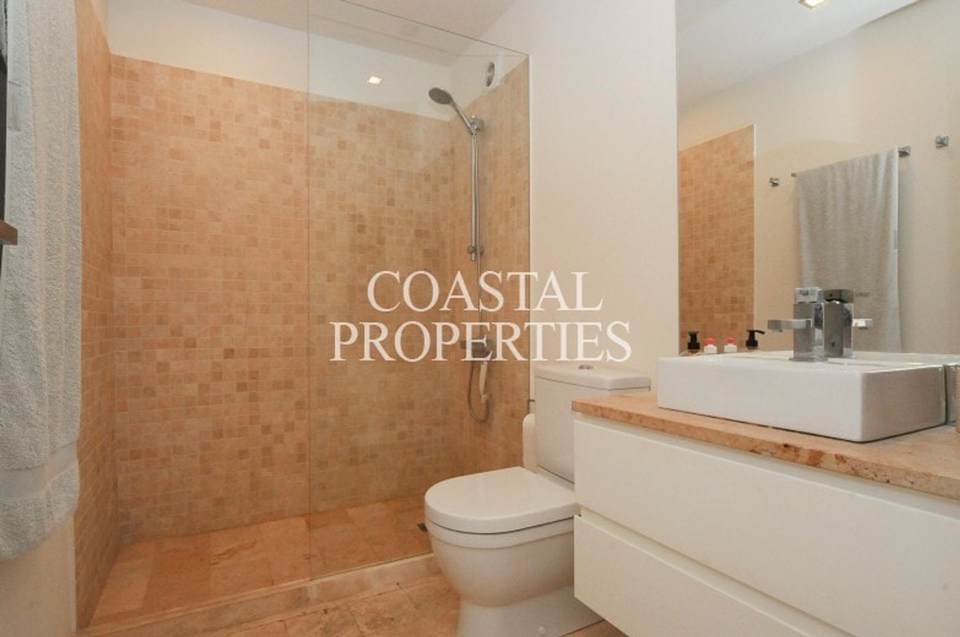 Condominium in Portals Nous, Illes Balears 11206628