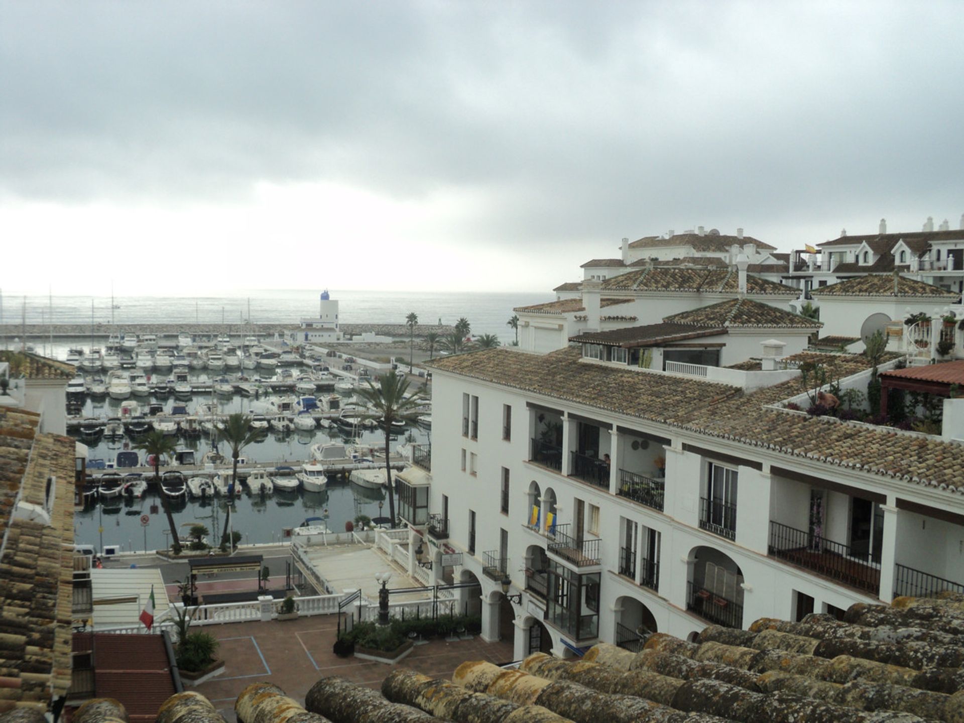 Condominium in Castillo de Sabinillas, Andalusië 11211044