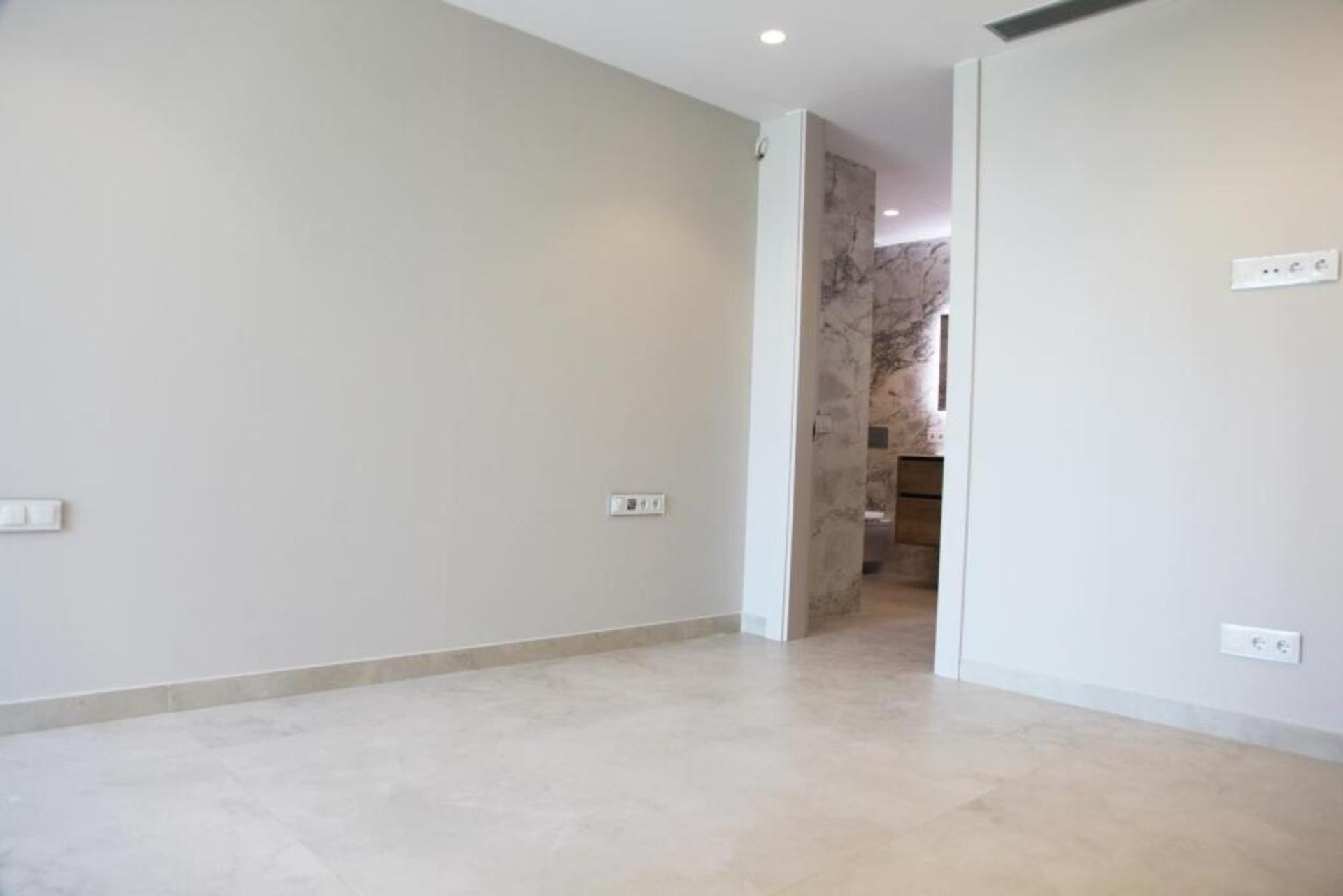 Condominium in Benidorm, Comunidad Valenciana 11217870