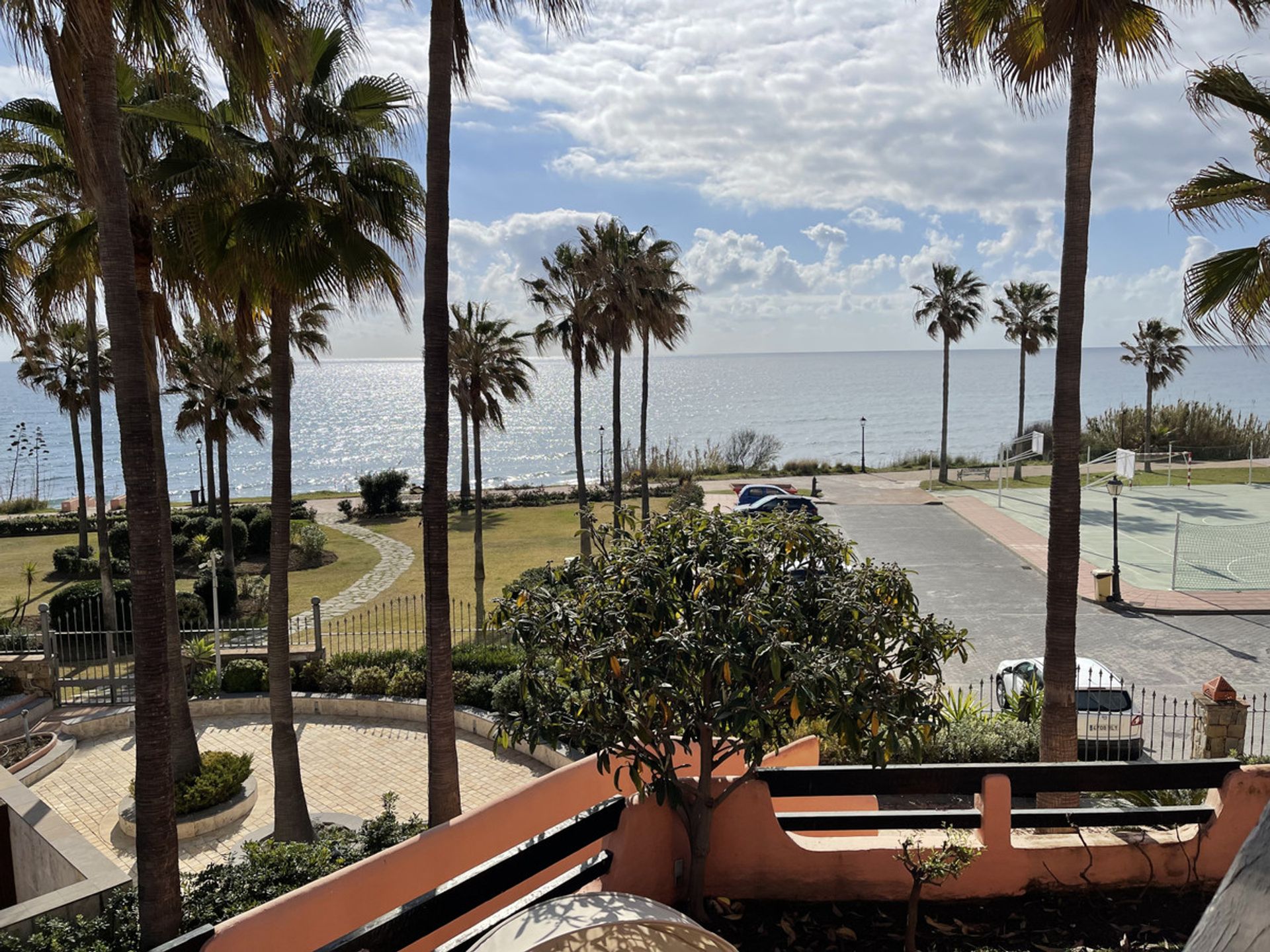 Condominium in Estepona, Andalucía 11220038