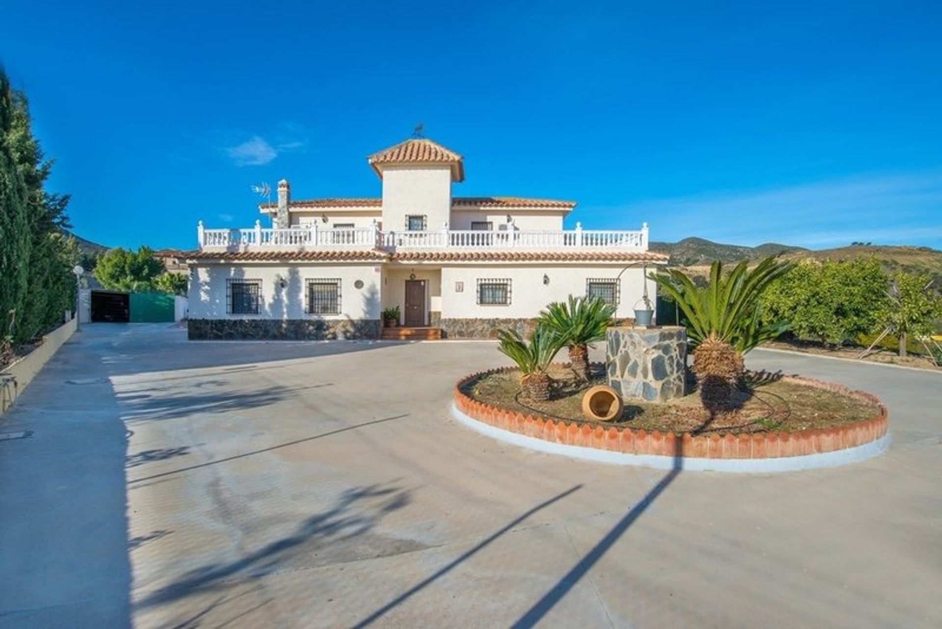 Casa nel Alhaurin de la Torre, Andalusia 11226930