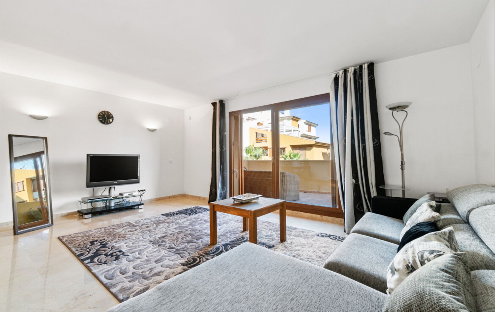 Condominium dans Torrevieja, Valence 11227620