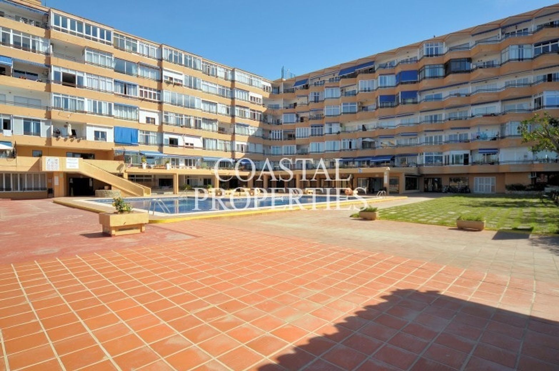 Condominium in Calvia, De Balearen 11228552