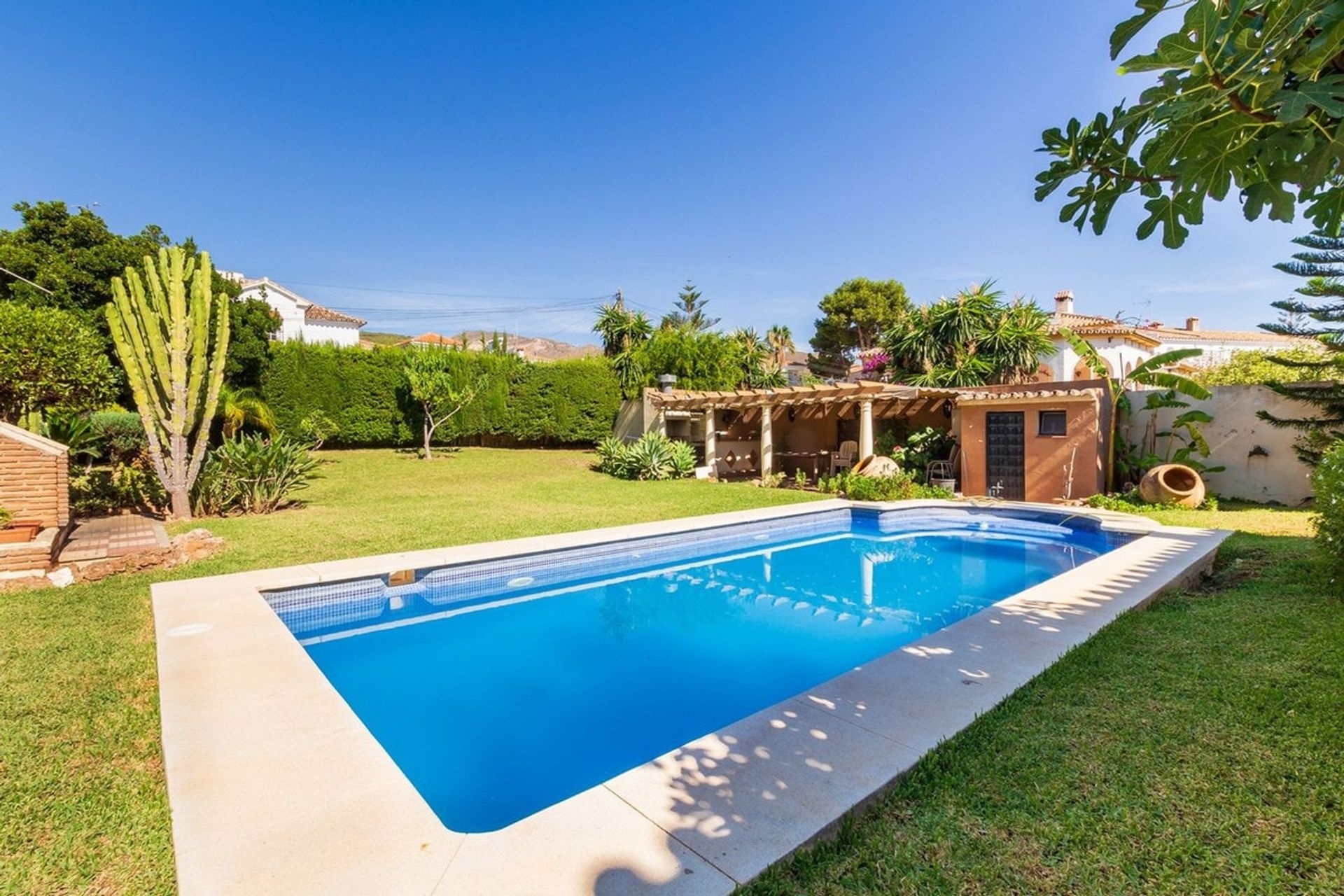 Casa nel Alhaurín de la Torre, Andalucía 11229475