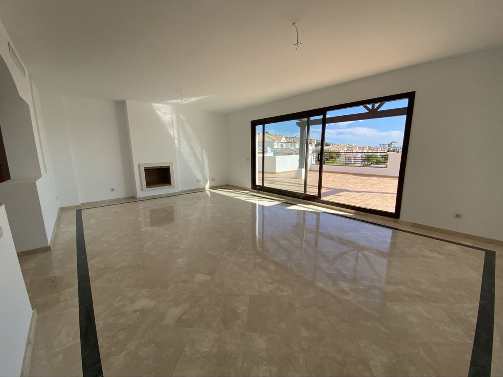 Condominium dans San Luis de Sabinillas, Andalousie 11231253