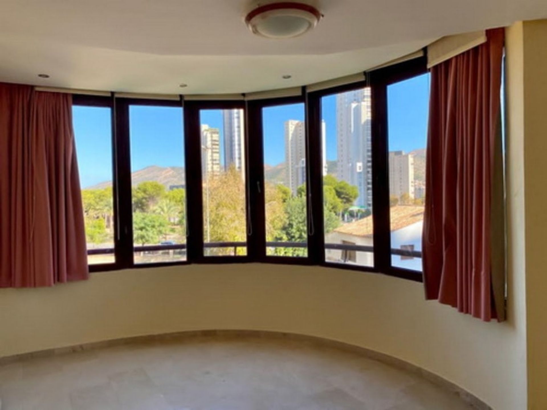 Condominium in Benidorm, Comunidad Valenciana 11233379