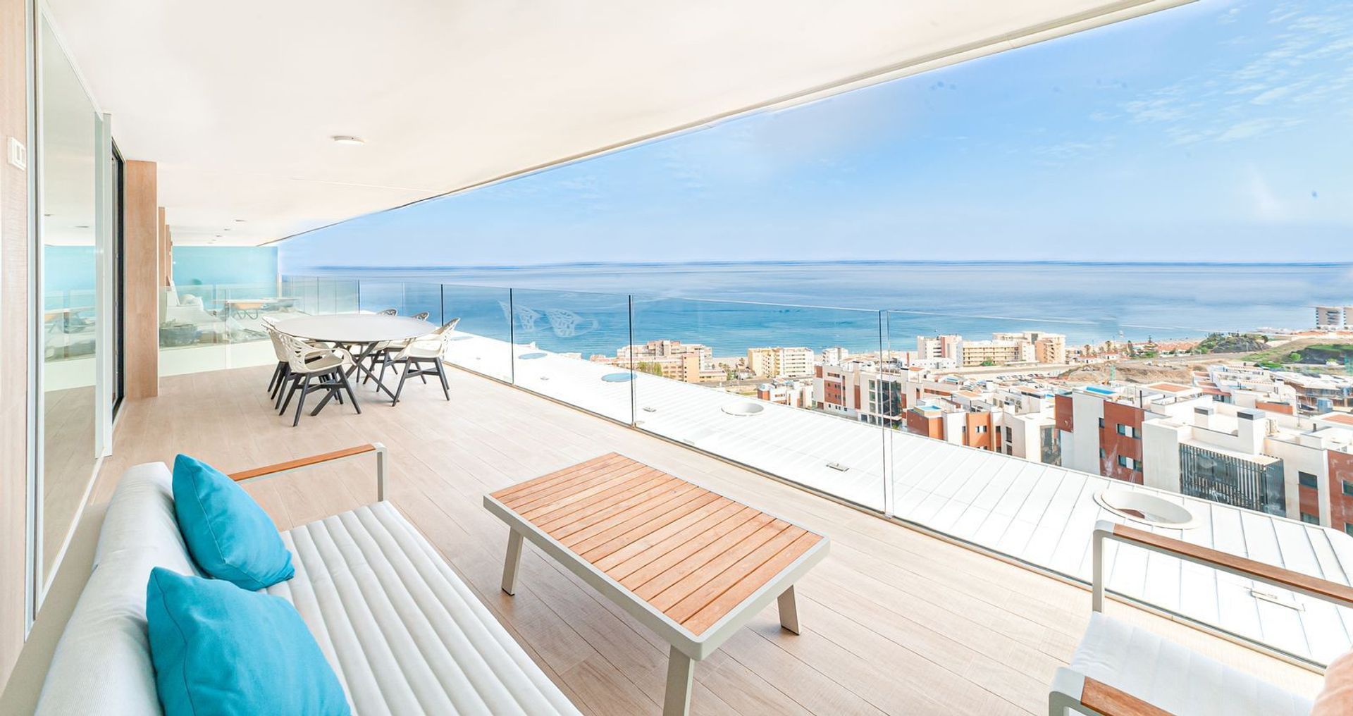 Condominio en Fuengirola, Andalucía 11233744