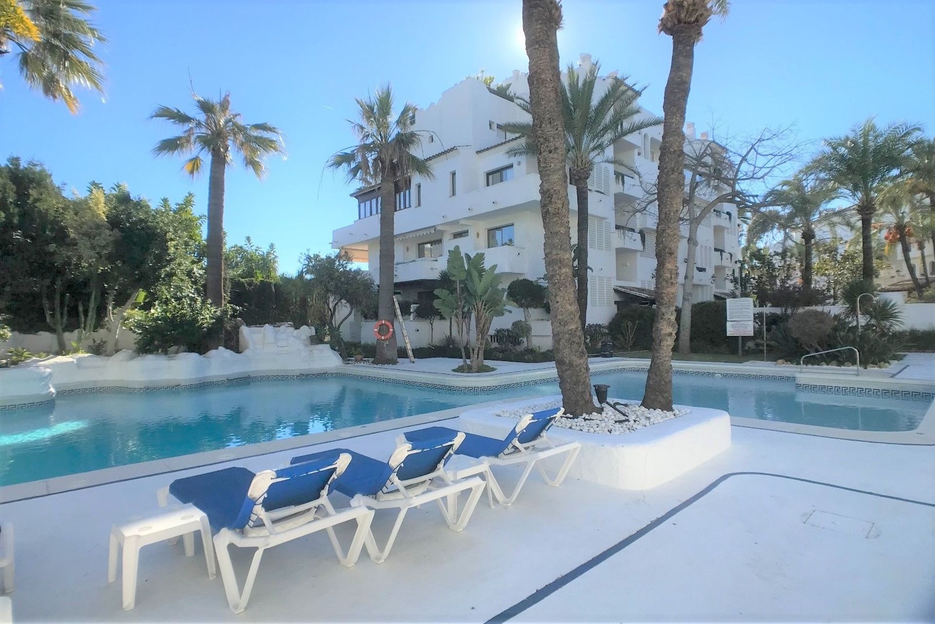 Condominium in Marbella, Andalucía 11233751