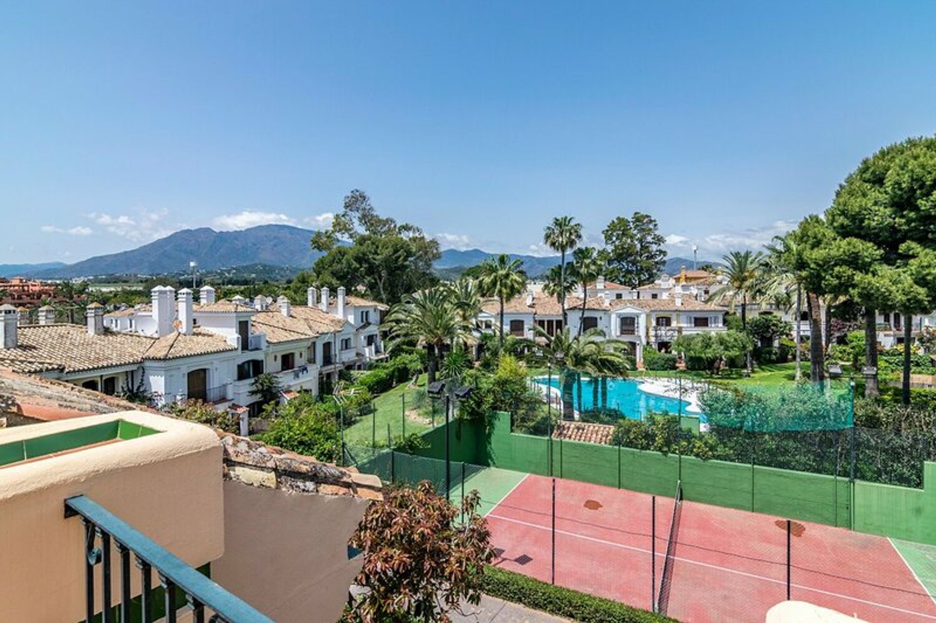 Huis in Estepona, Andalucía 11235527