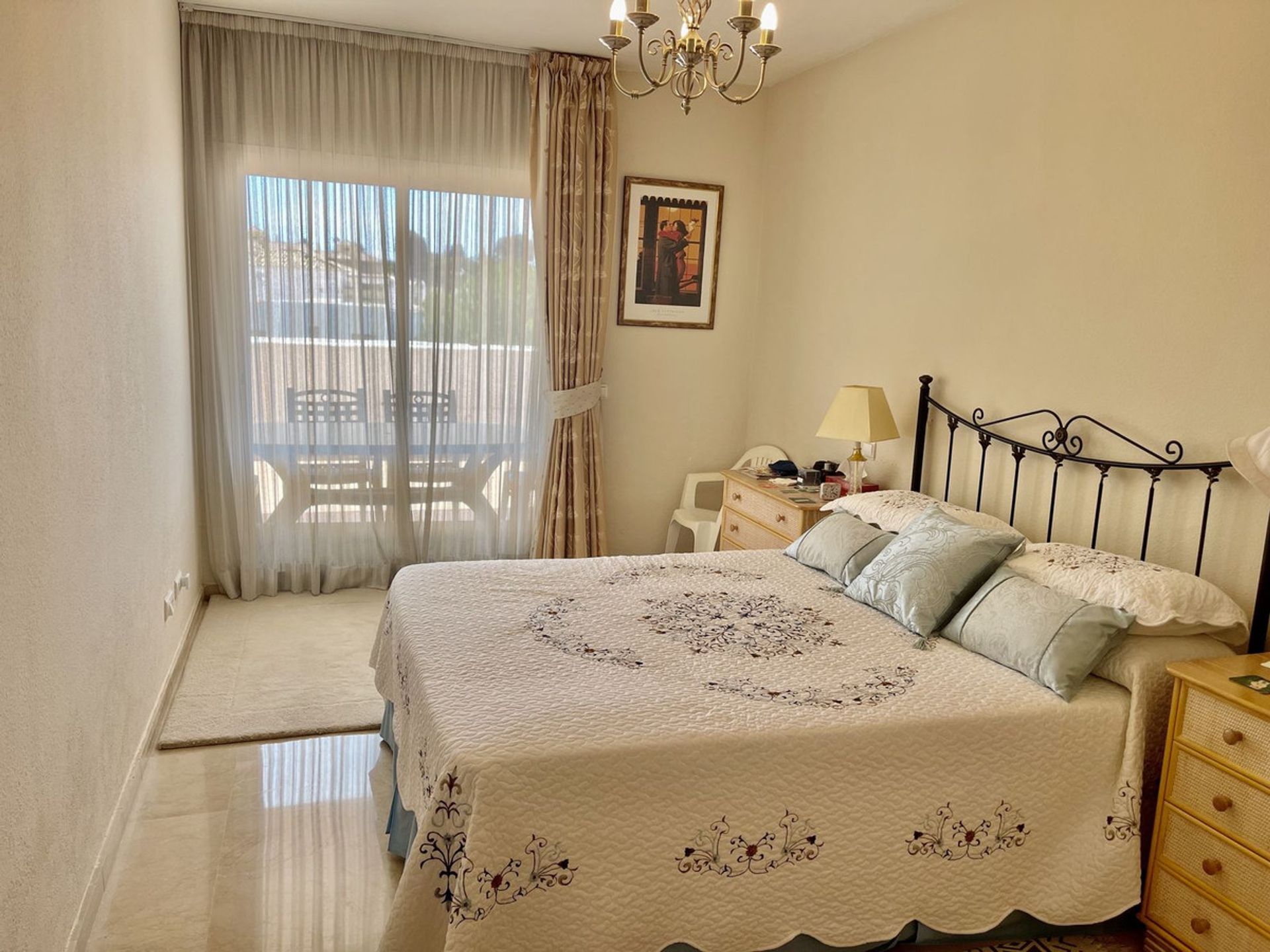 Condominium in Estepona, Andalusia 11235669