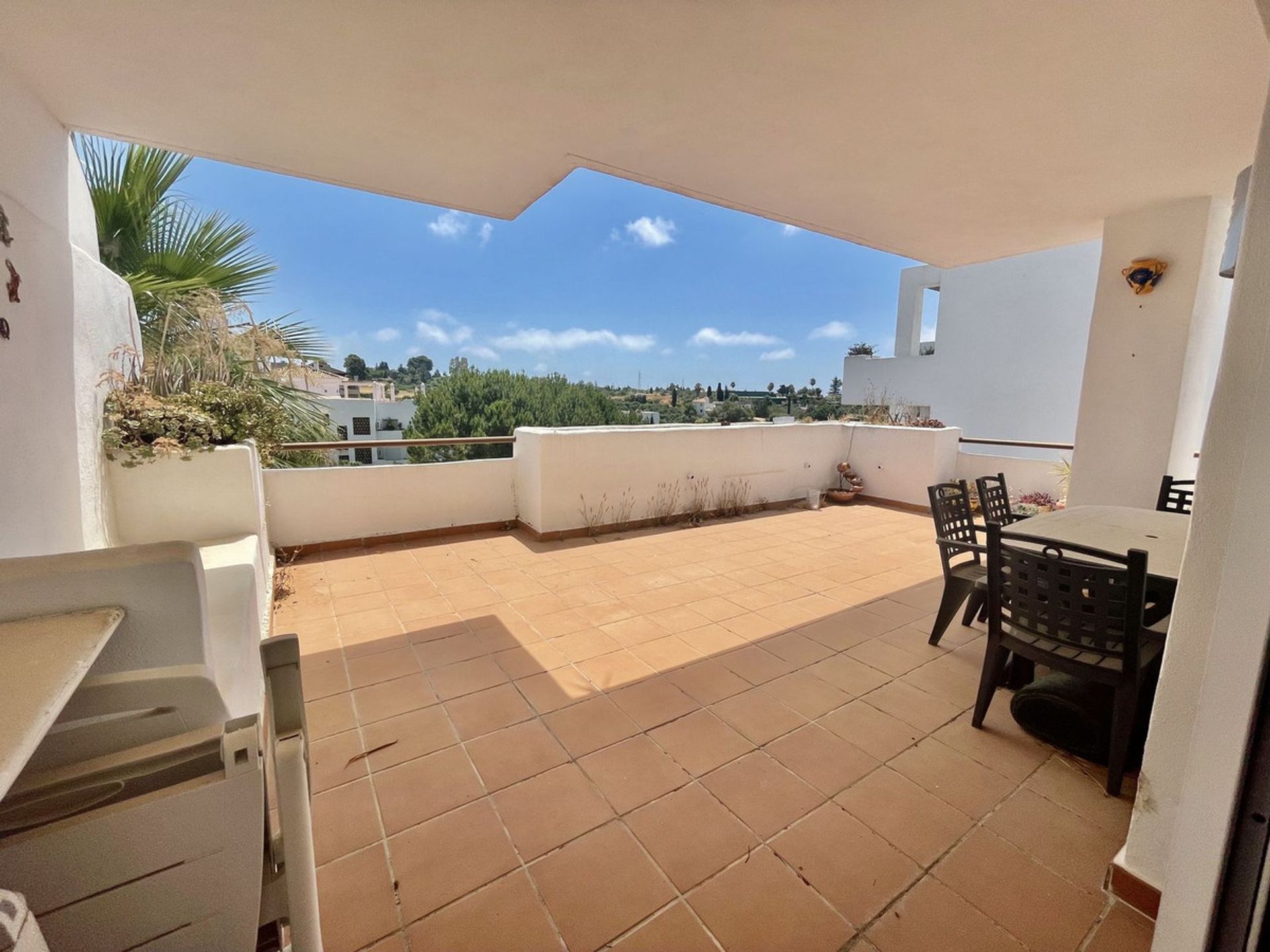 Condominium in Estepona, Andalusia 11235669