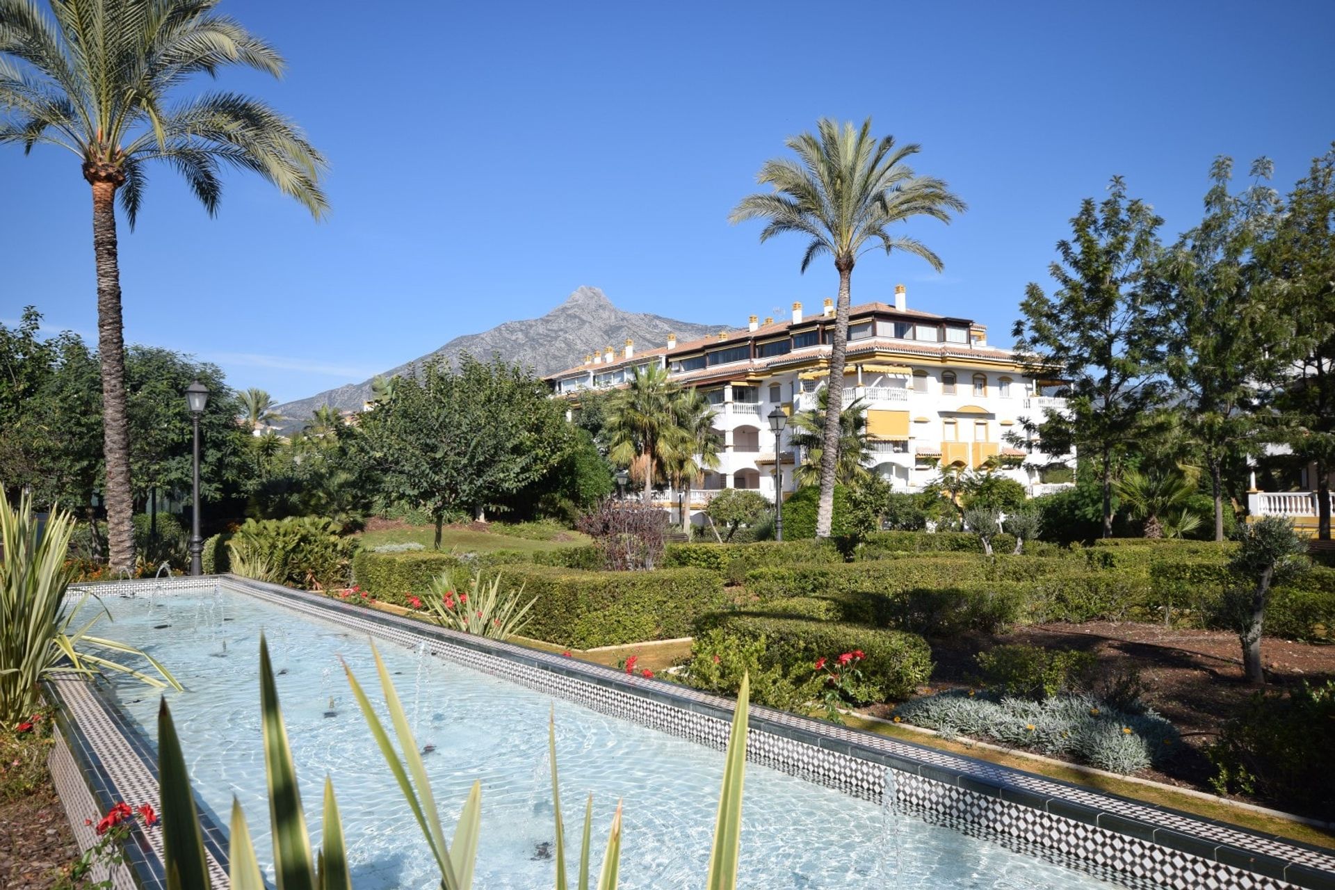 Condominium in Marbella, Andalucía 11235726