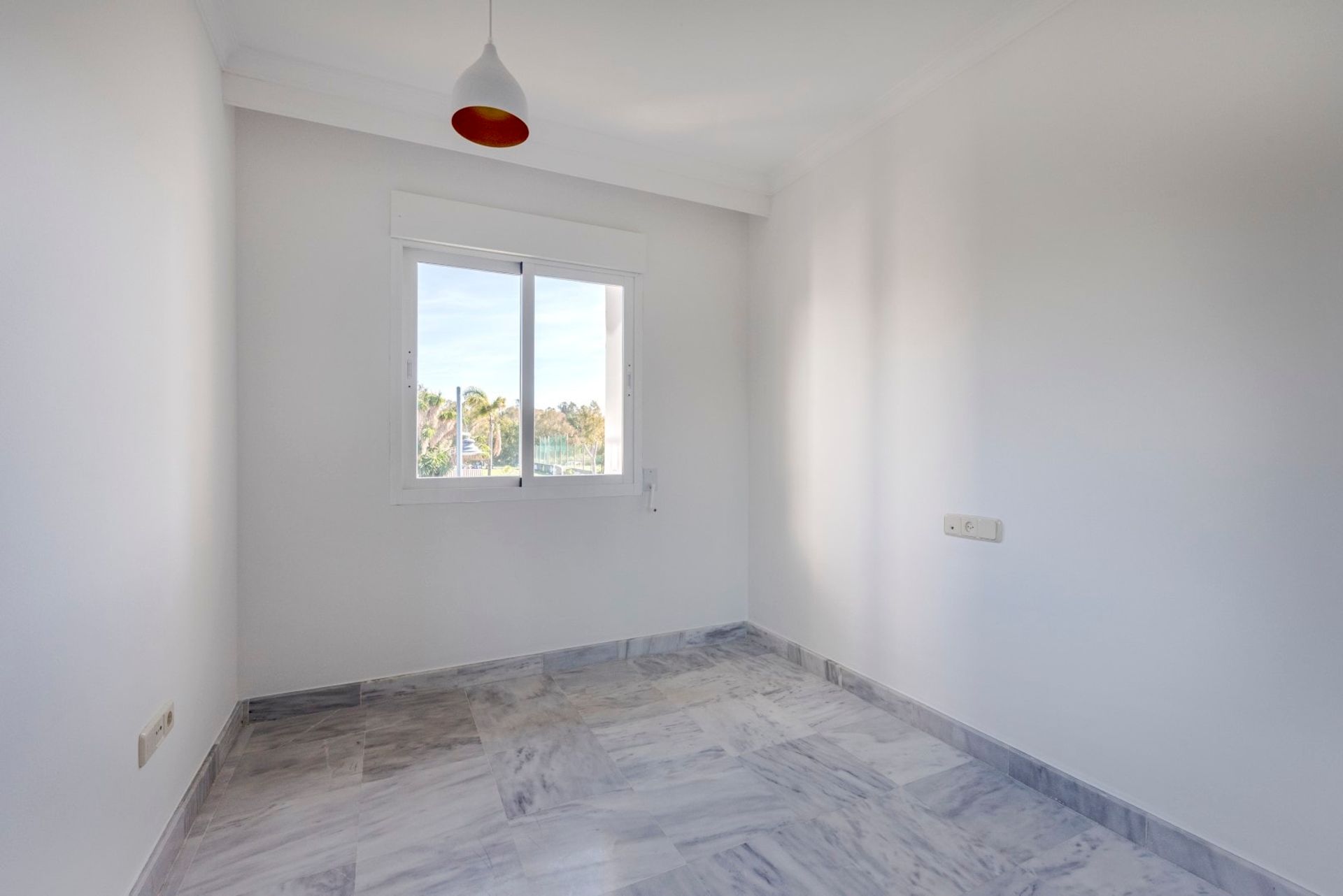 Condominium in Marbella, Andalucía 11235726