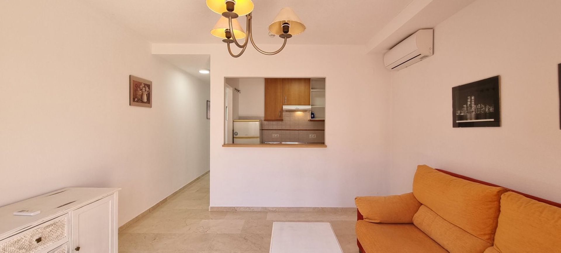 Condominium in San Luis de Sabinillas, Andalusia 11235914