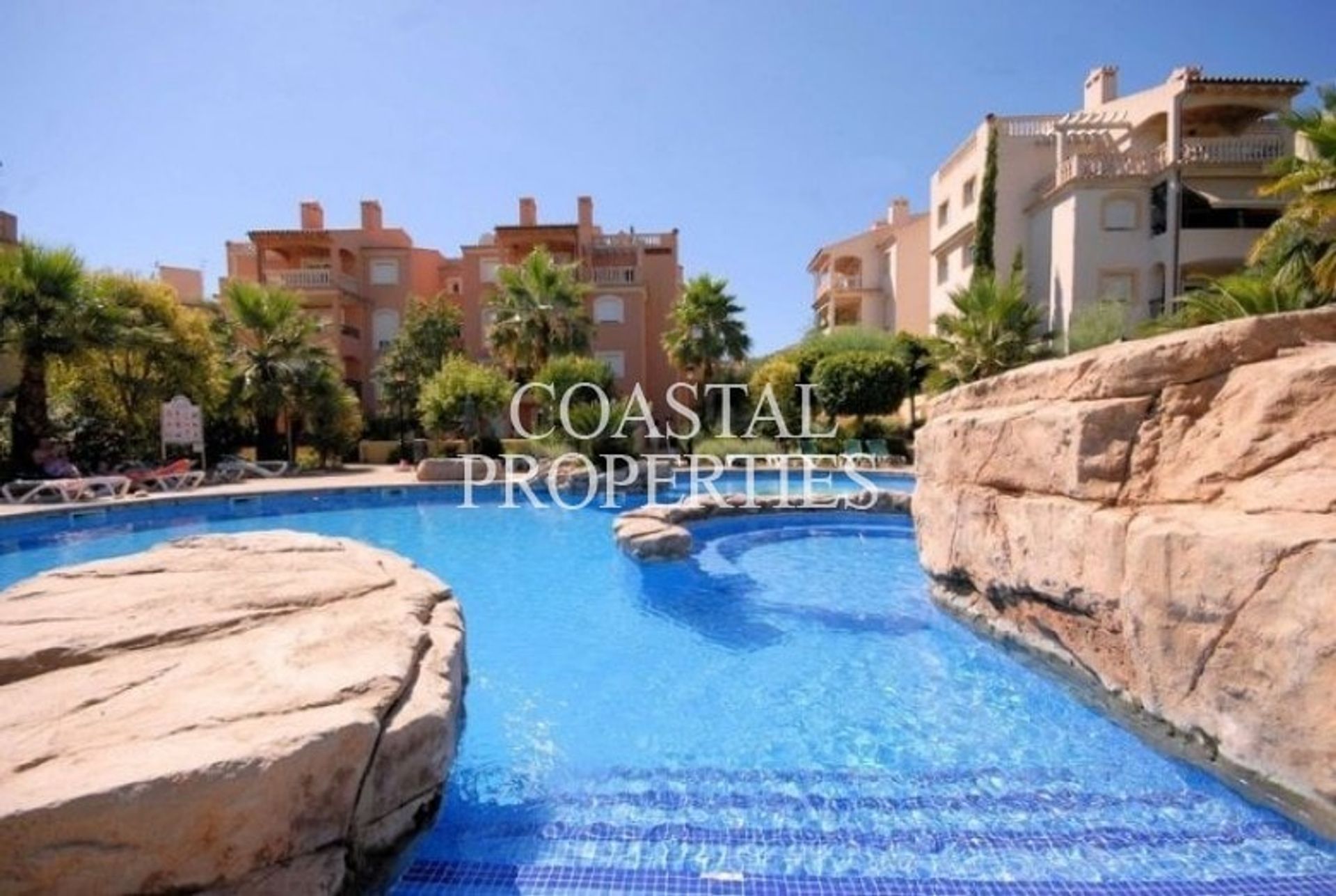 Condominium in Calvia, Balearic Islands 11238421