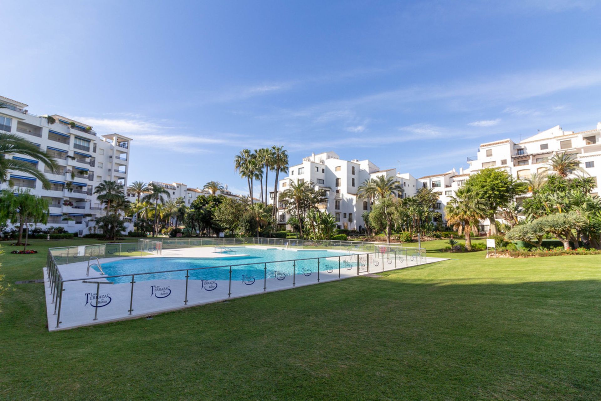 Condominium in Marbella, Andalucía 11239020