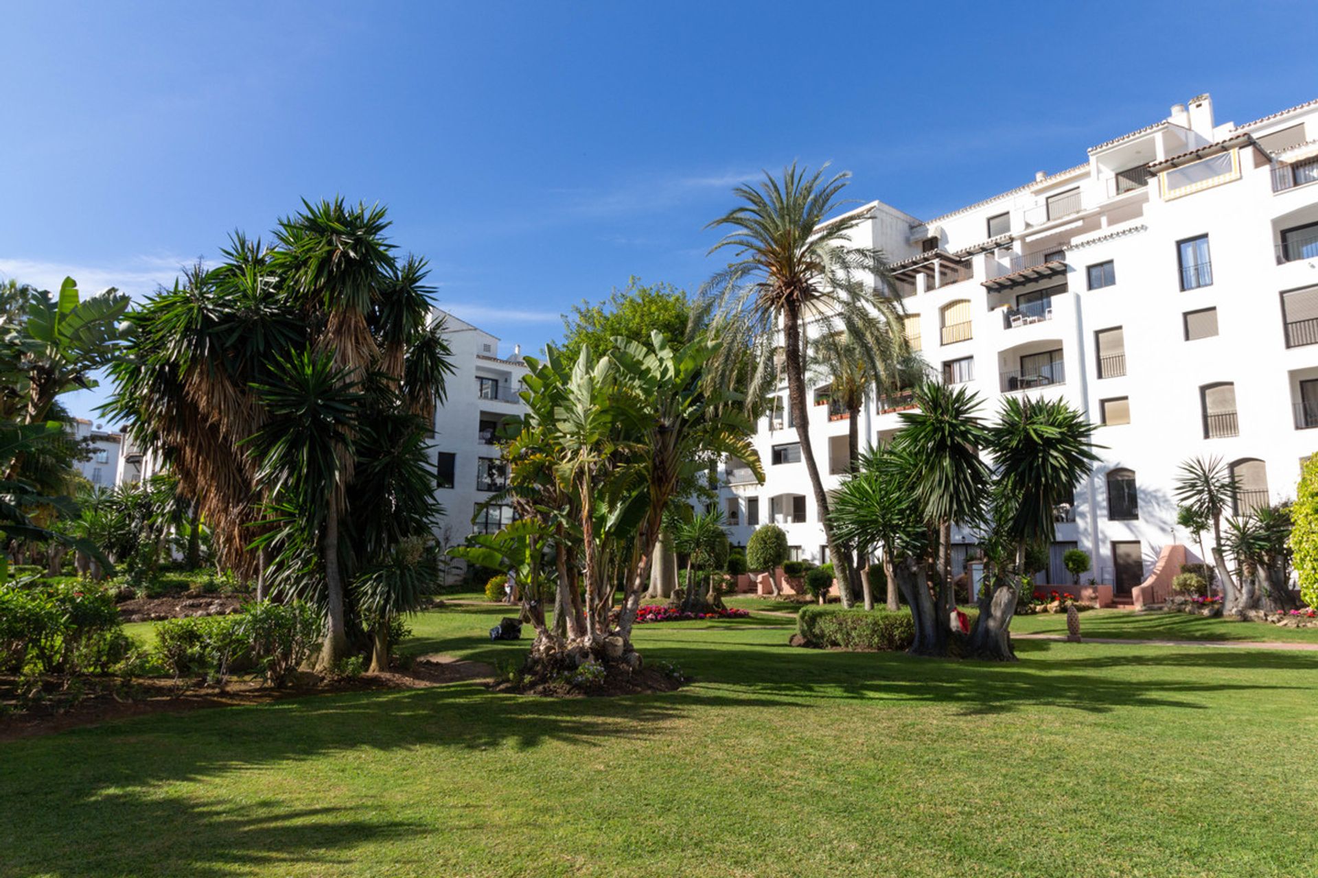 Condominium in Marbella, Andalucía 11239020