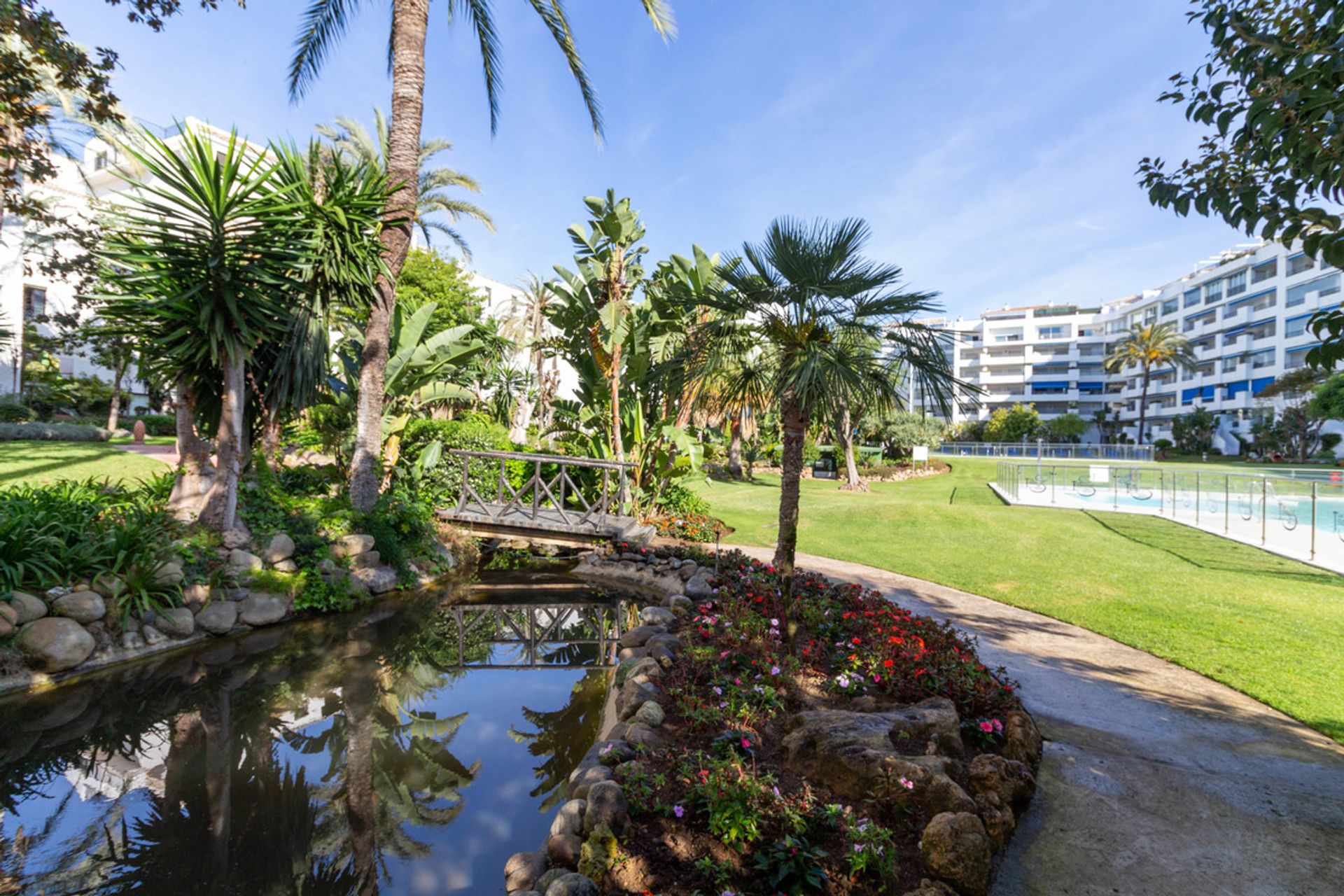 Condominium in Marbella, Andalucía 11239020