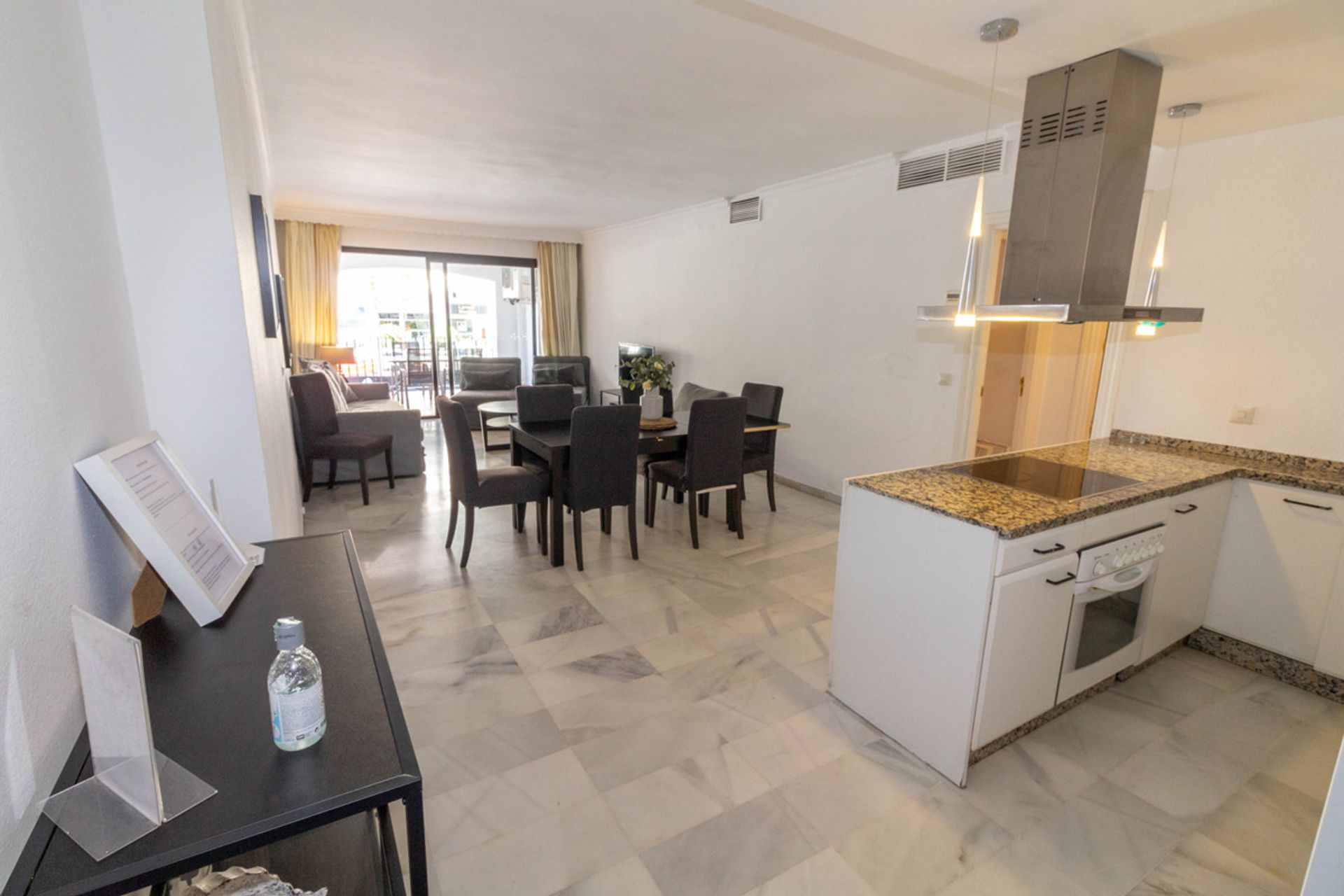 Condominium in Marbella, Andalucía 11239020