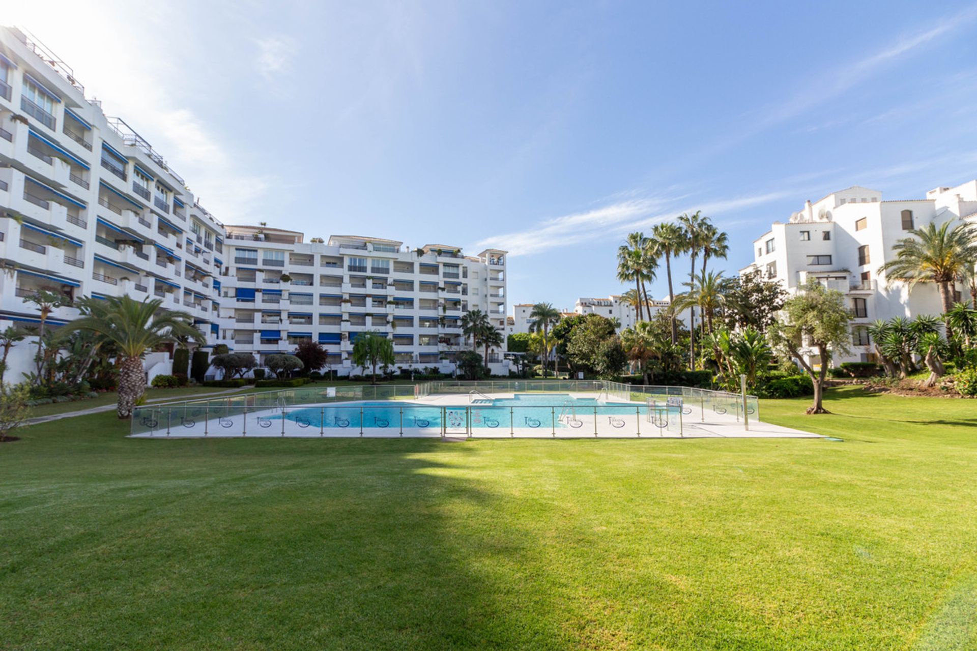 Condominium in Marbella, Andalucía 11239020