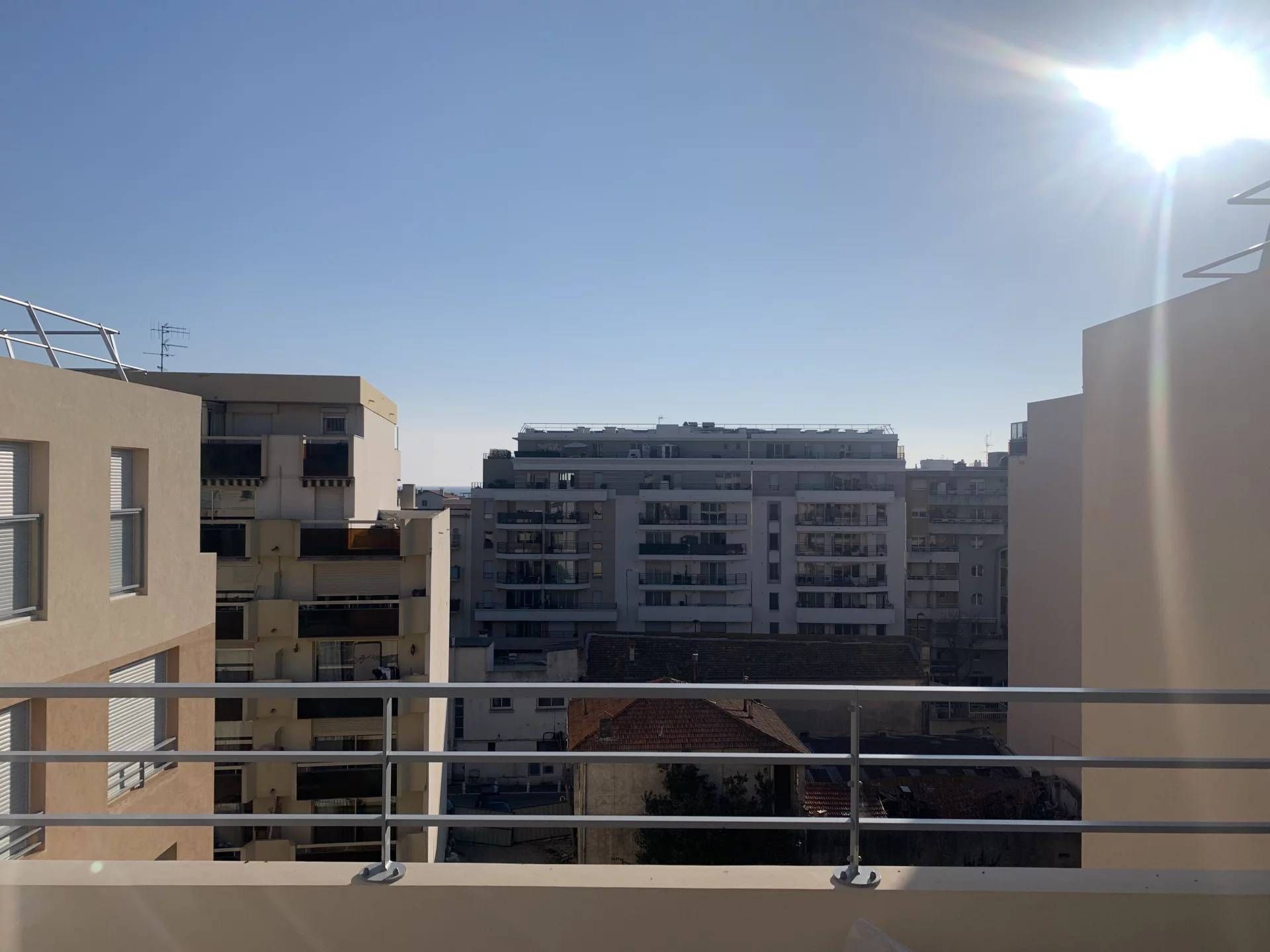 Condominium dans Antibes, Provence-Alpes-Côte d'Azur 11241912