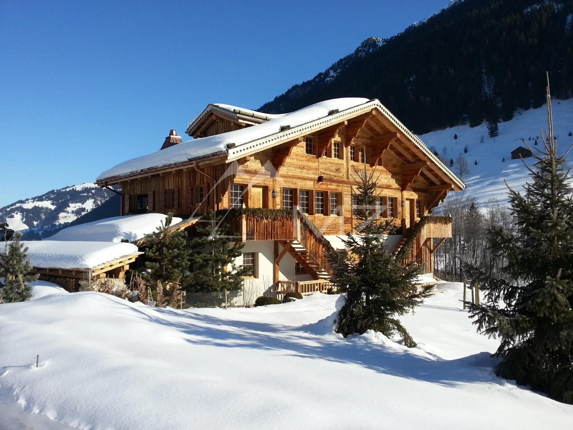 بيت في Lauenen bei Gstaad, Verwaltungskreis Obersimmental-Saanen 11245832