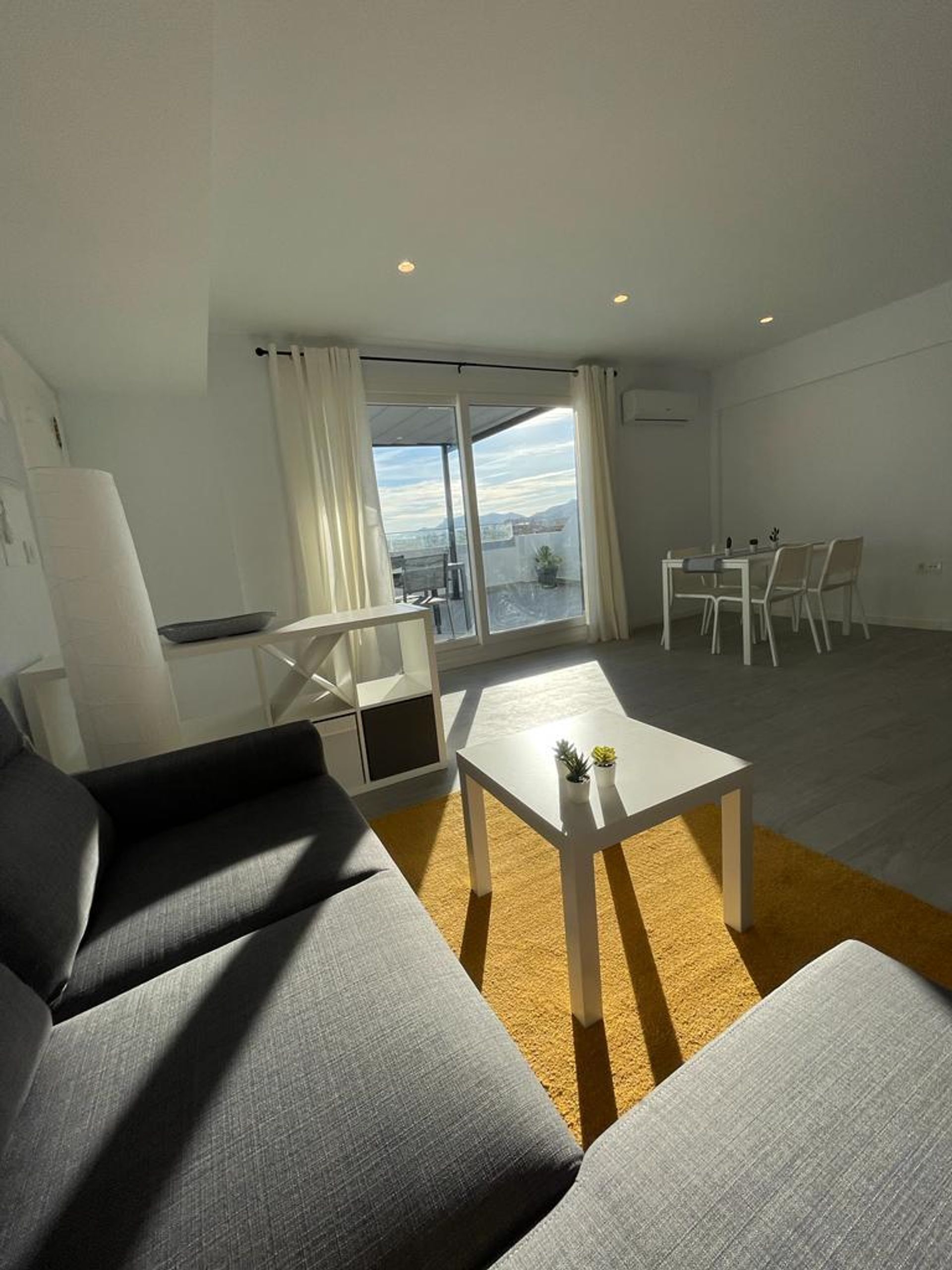 Condominium in Alicante, Valencian Community 11247259