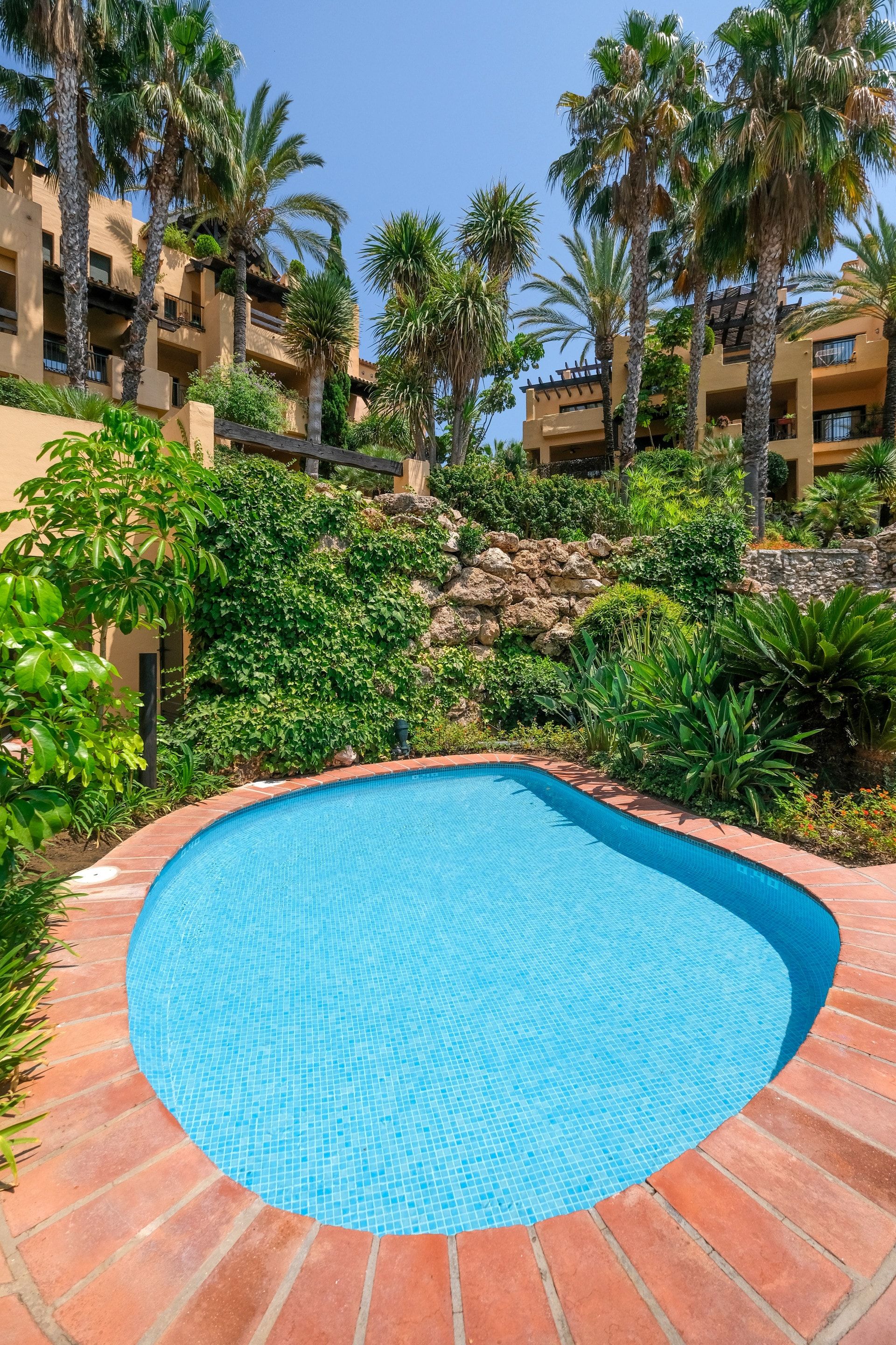 Condominium in Estepona, Andalucía 11247393