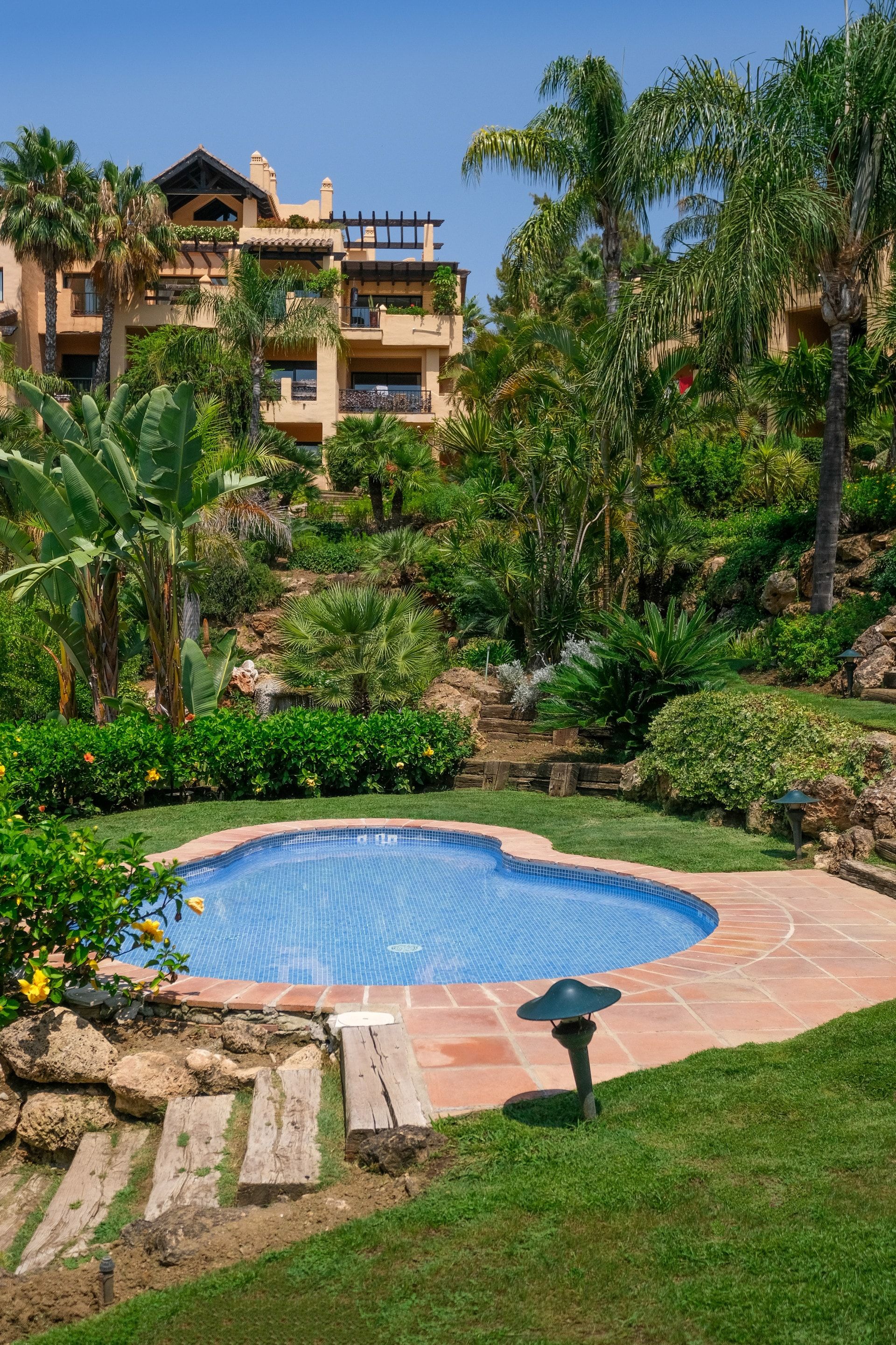 Condominium in Estepona, Andalucía 11247393