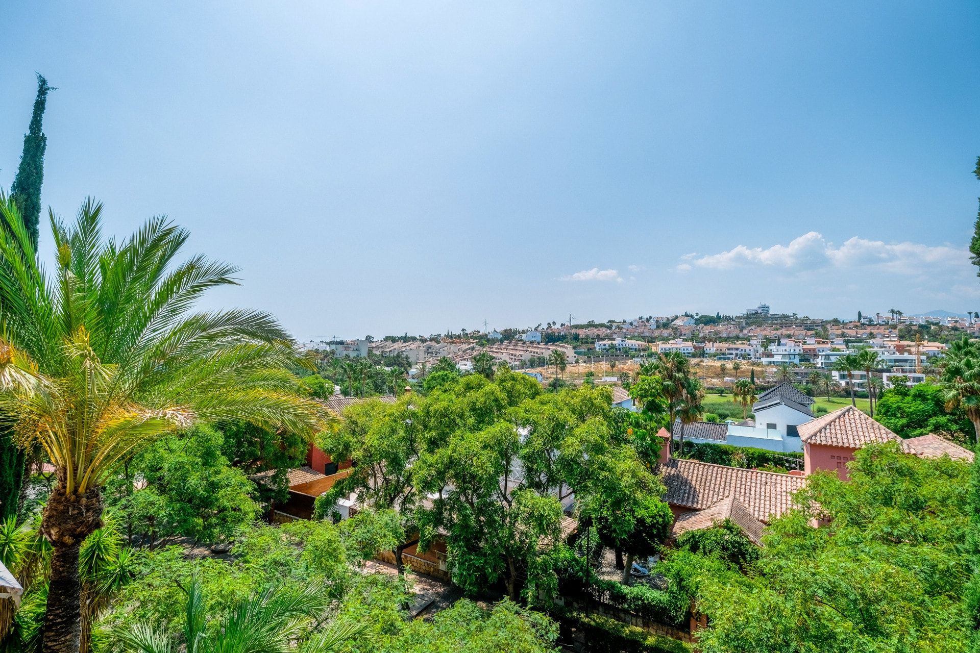 Condominium in Estepona, Andalucía 11247393