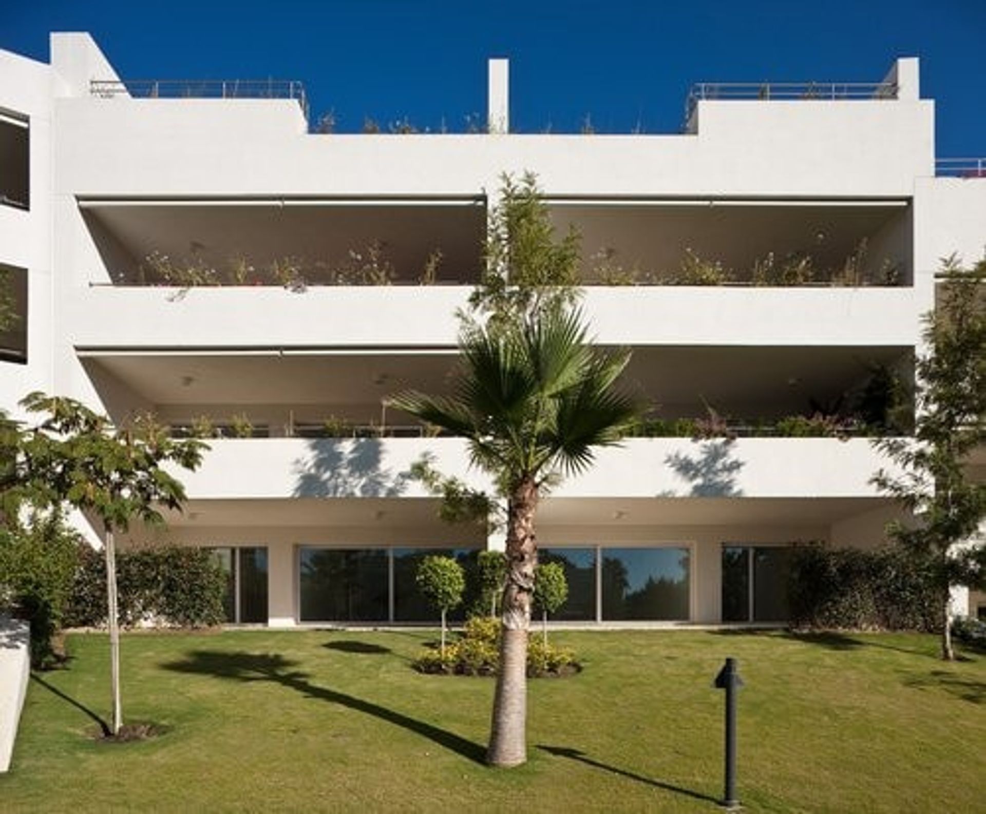 Condominium in Guadiaro, Andalusia 11248626