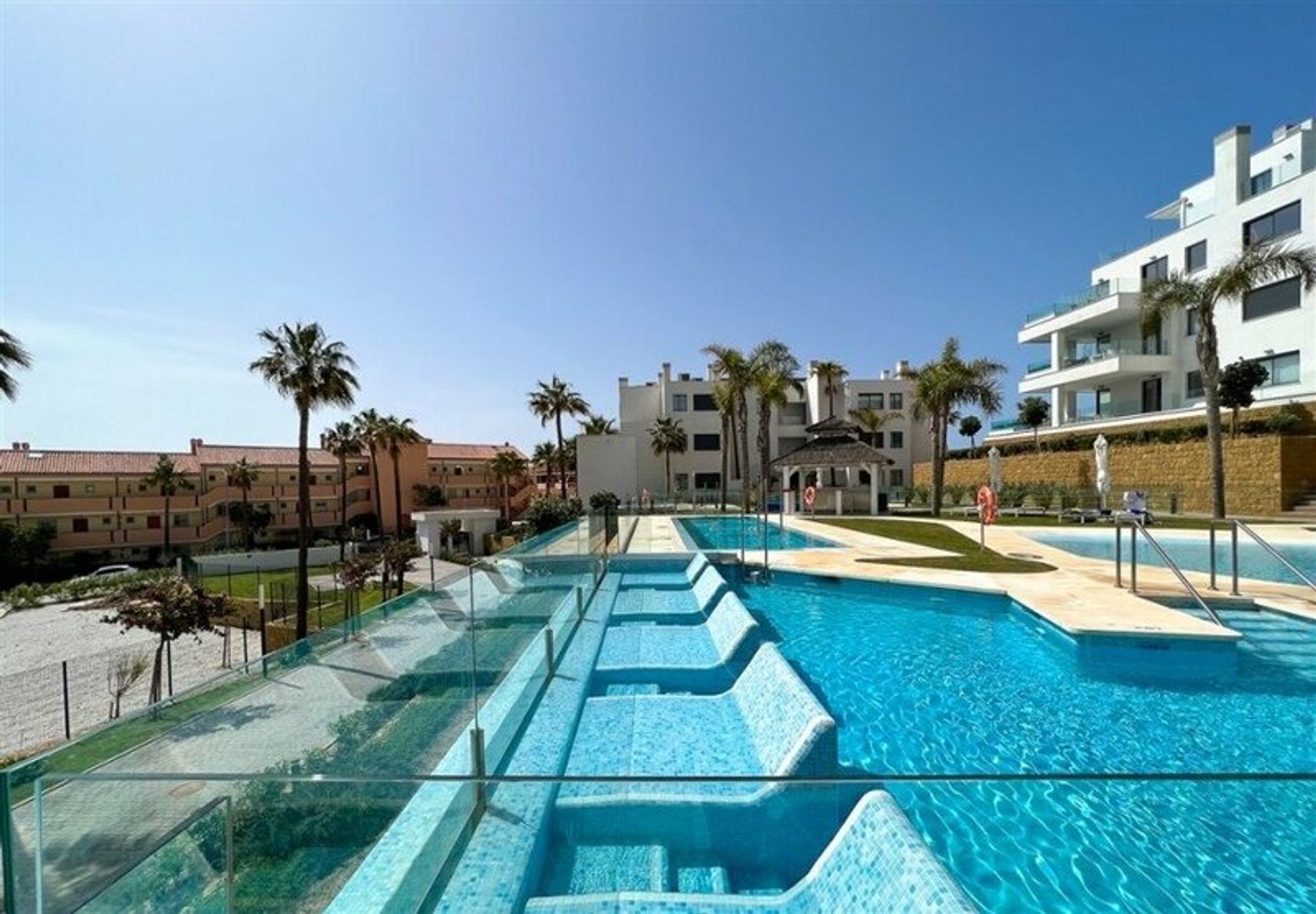 Кондоминиум в Las Lagunas de Mijas, Andalucía 11249965